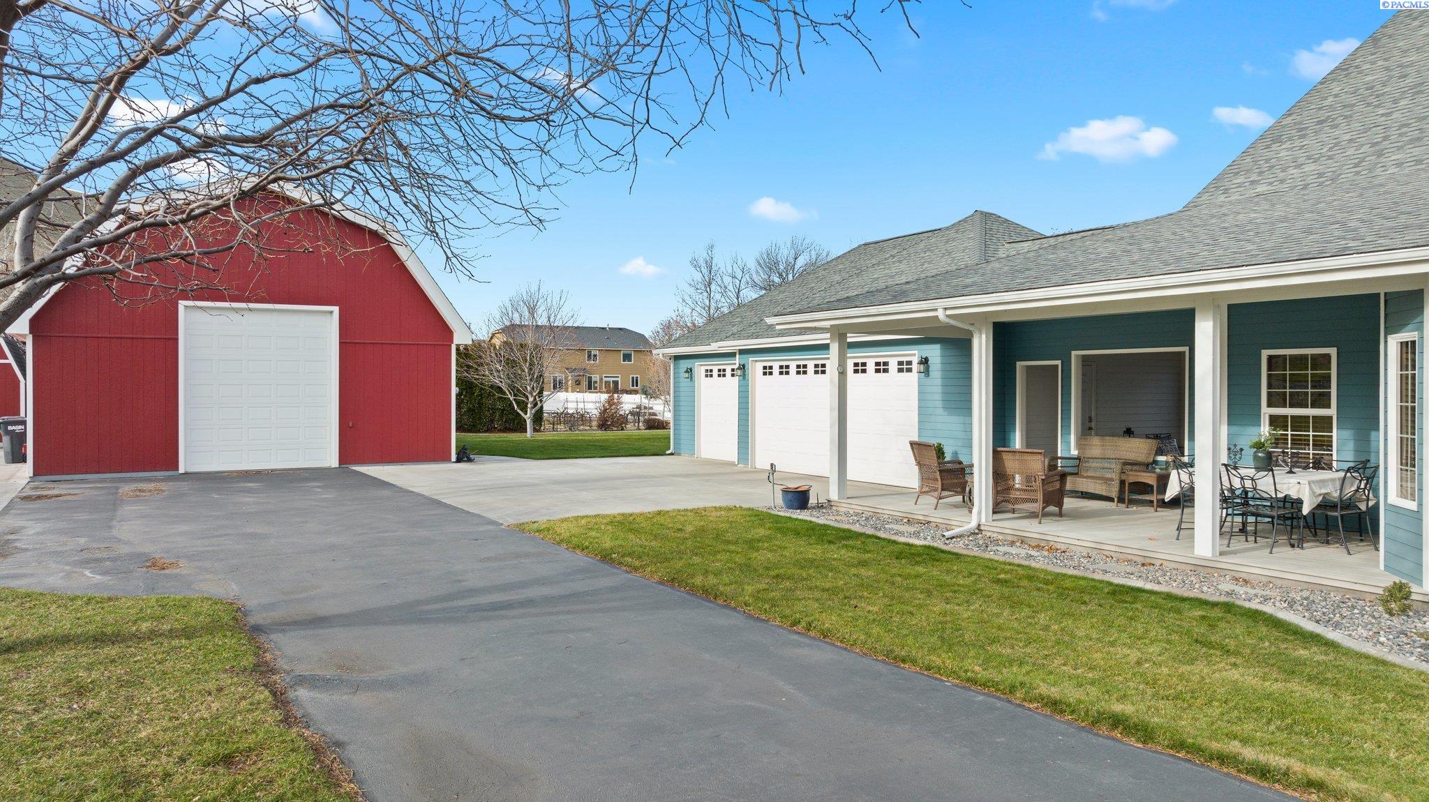 6004 Glenbrook Loop
