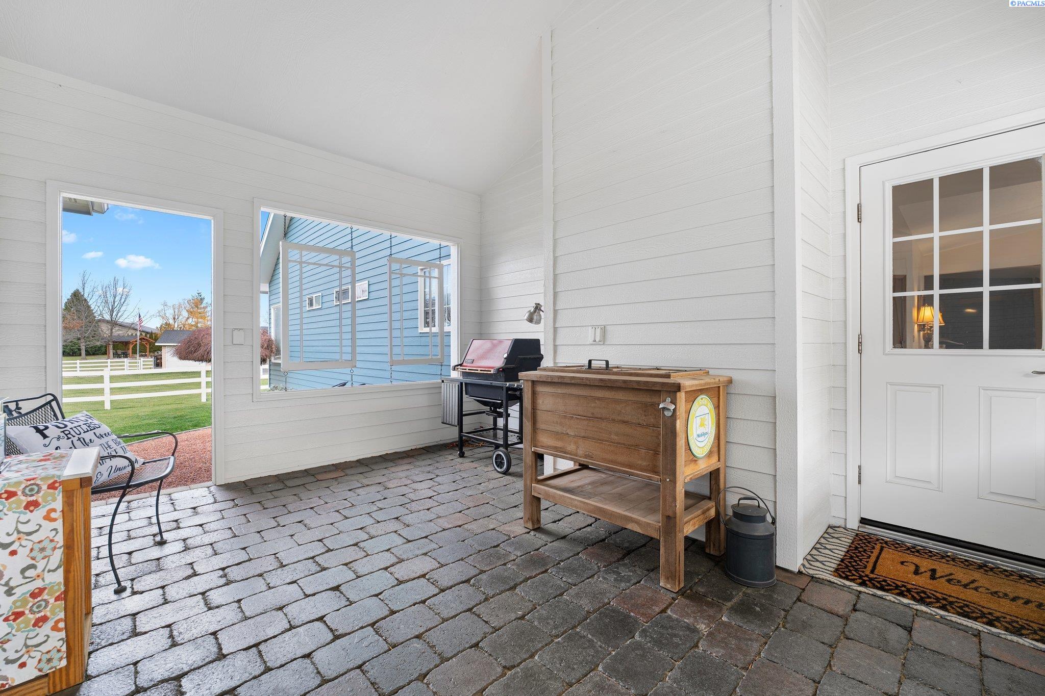6004 Glenbrook Loop