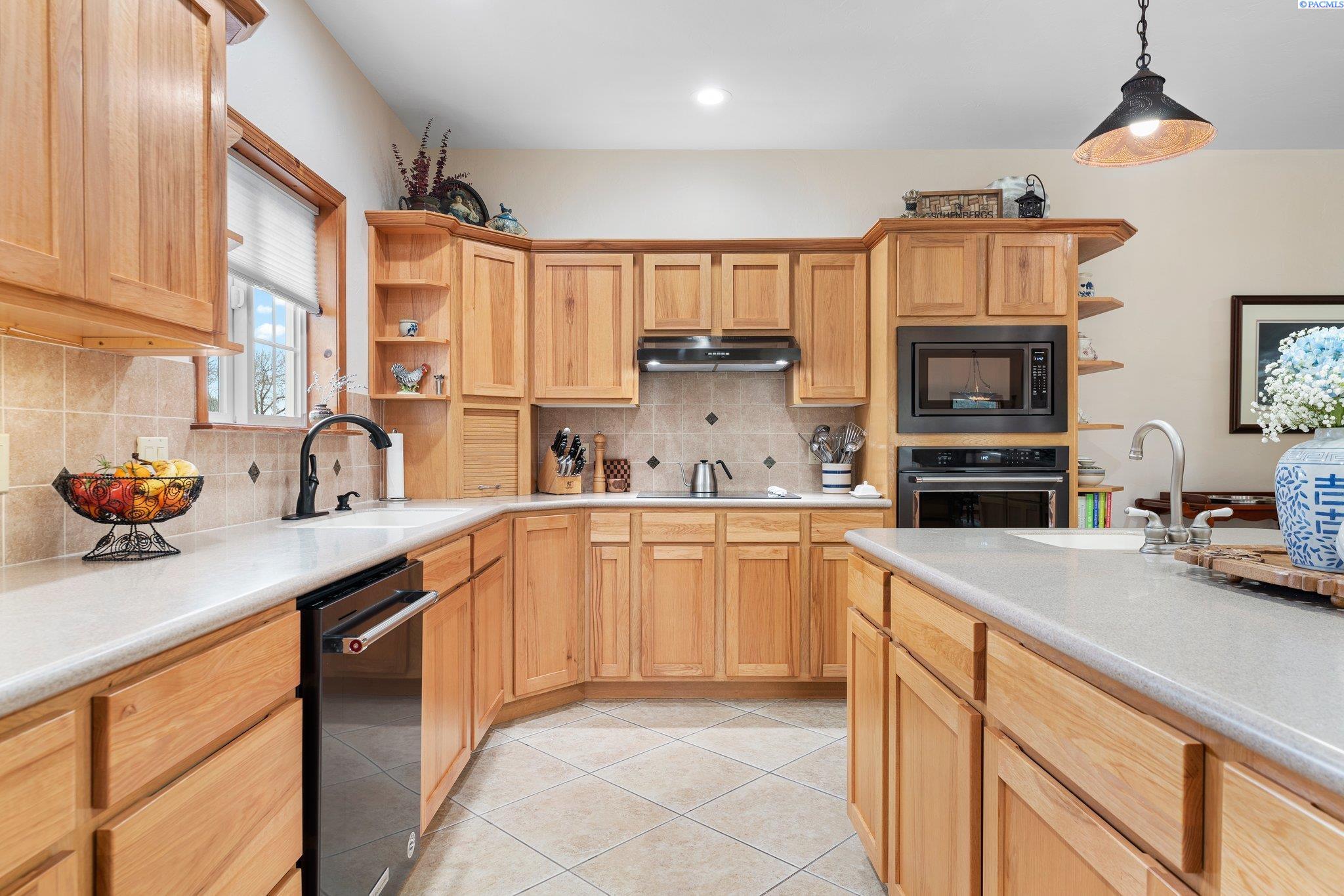 6004 Glenbrook Loop