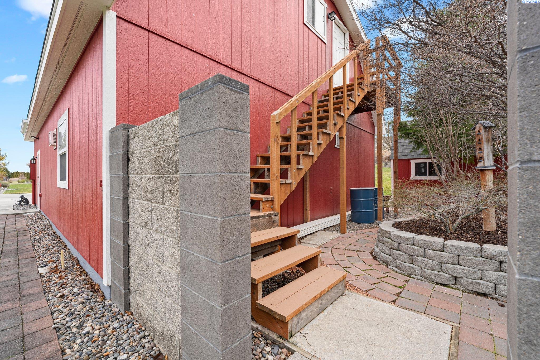 6004 Glenbrook Loop