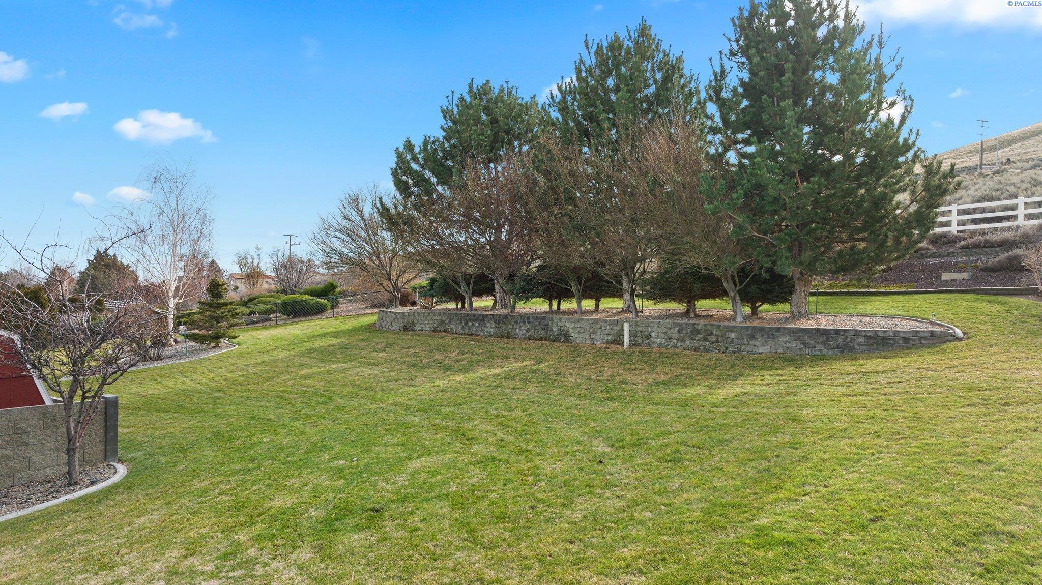 6004 Glenbrook Loop