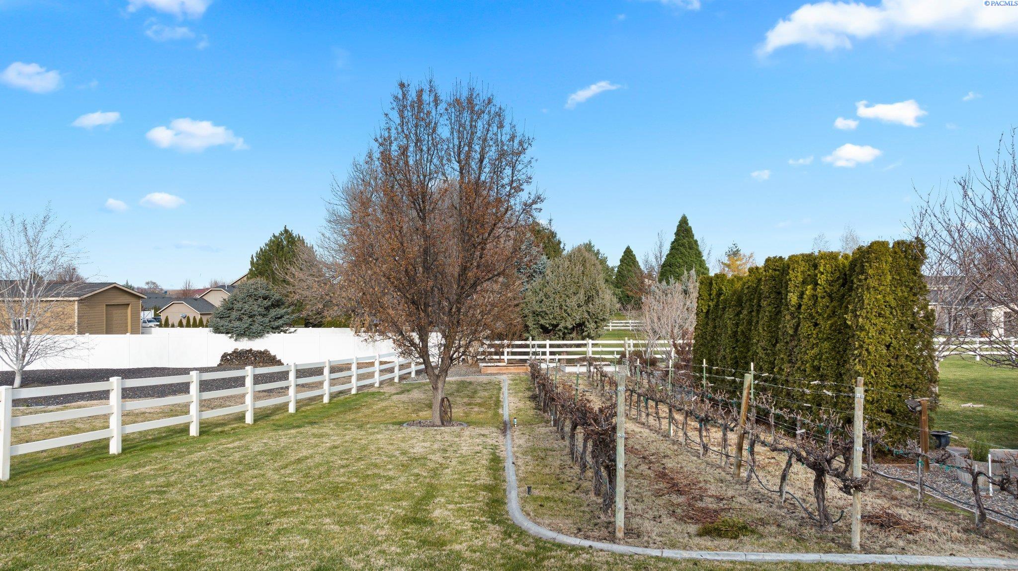 6004 Glenbrook Loop