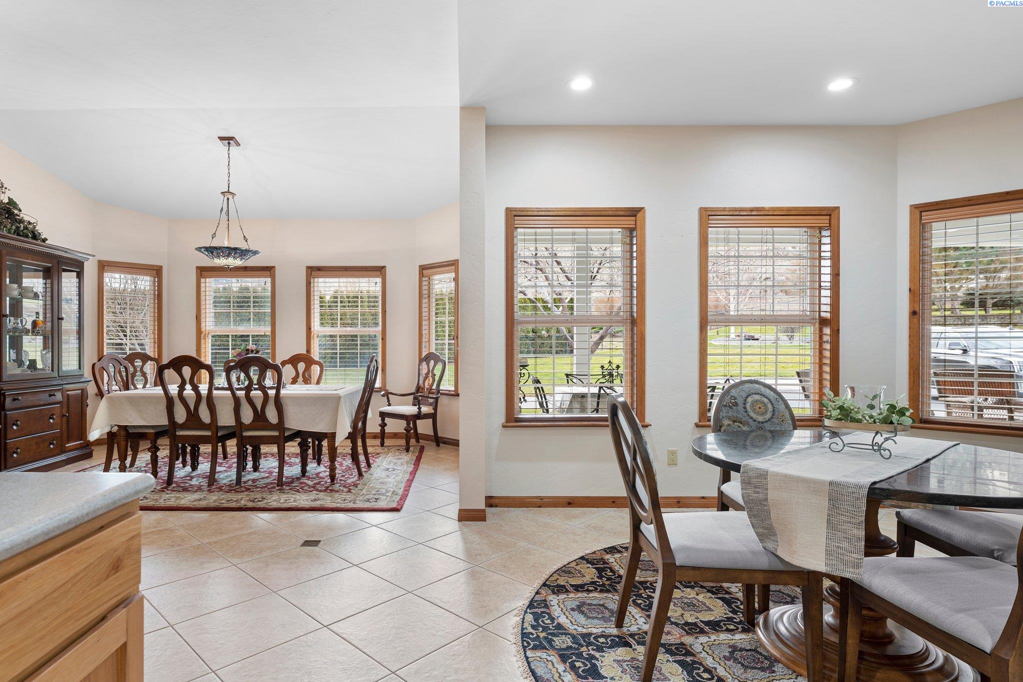 6004 Glenbrook Loop