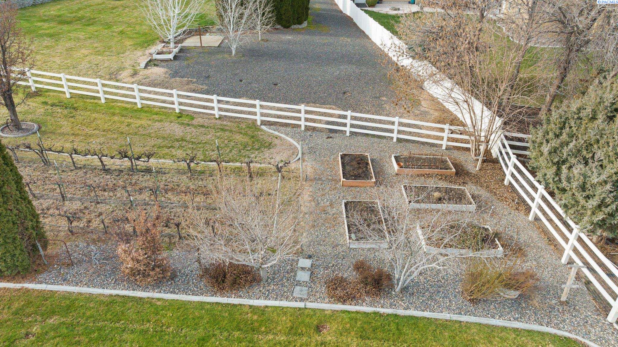 6004 Glenbrook Loop