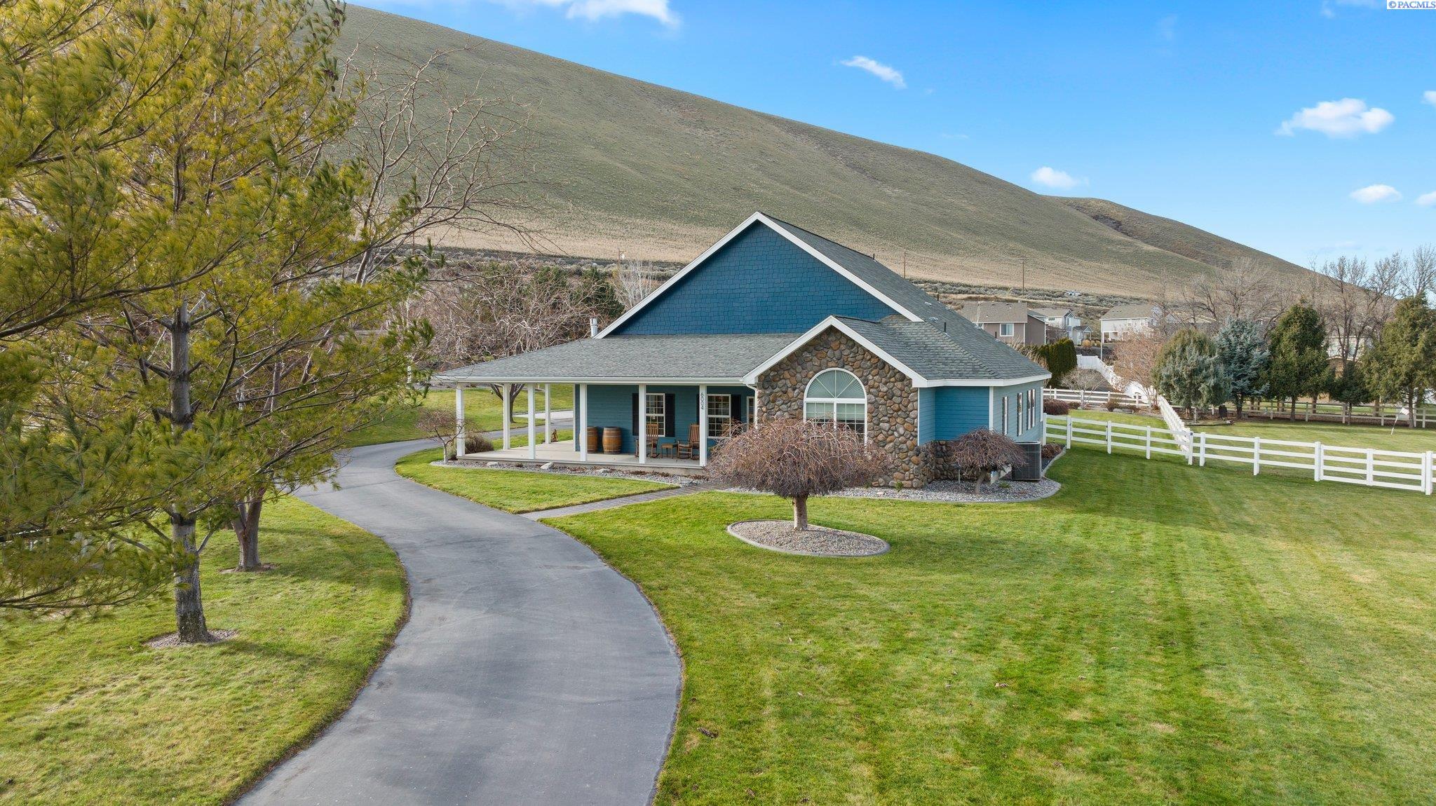 6004 Glenbrook Loop