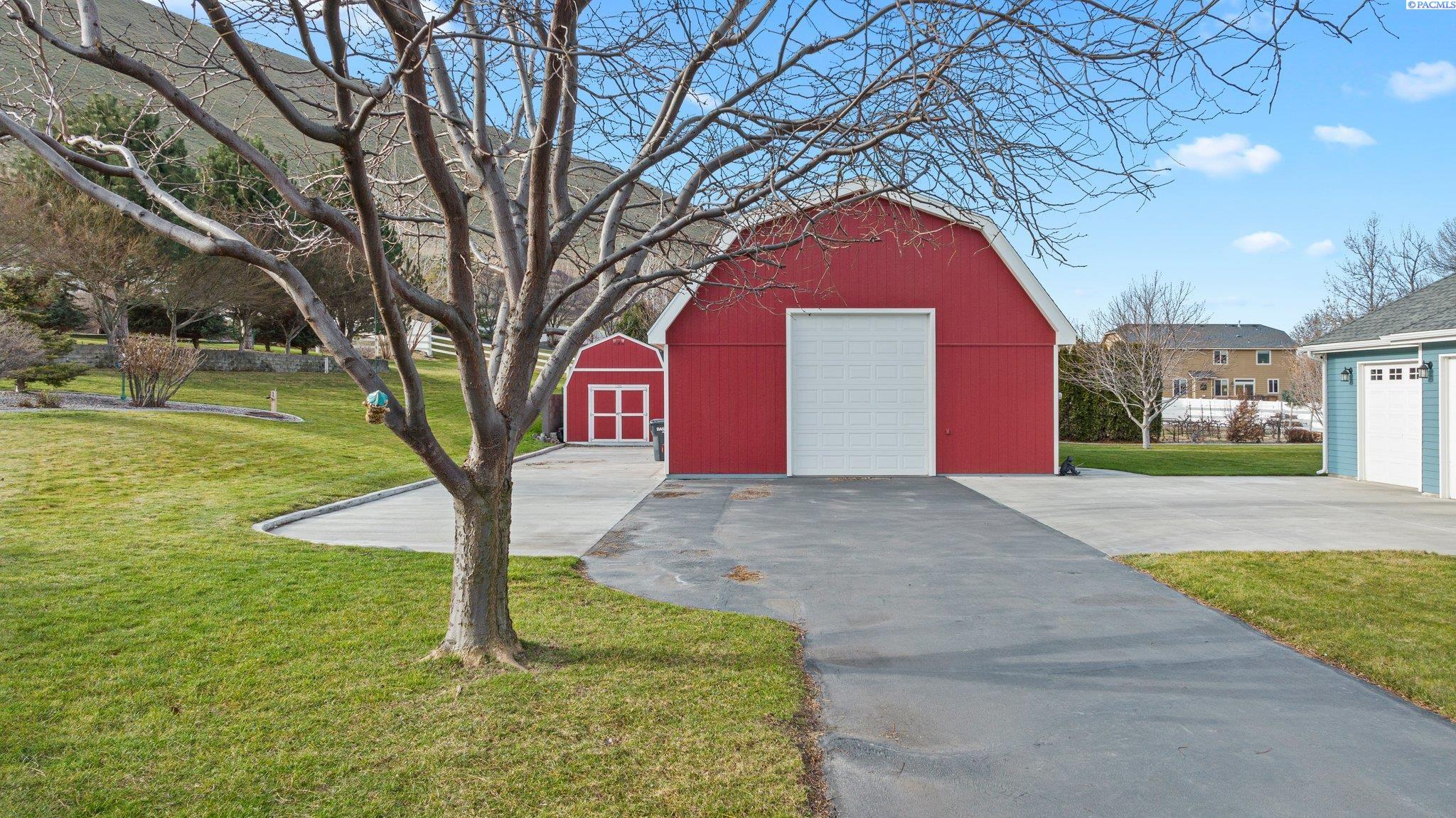 6004 Glenbrook Loop