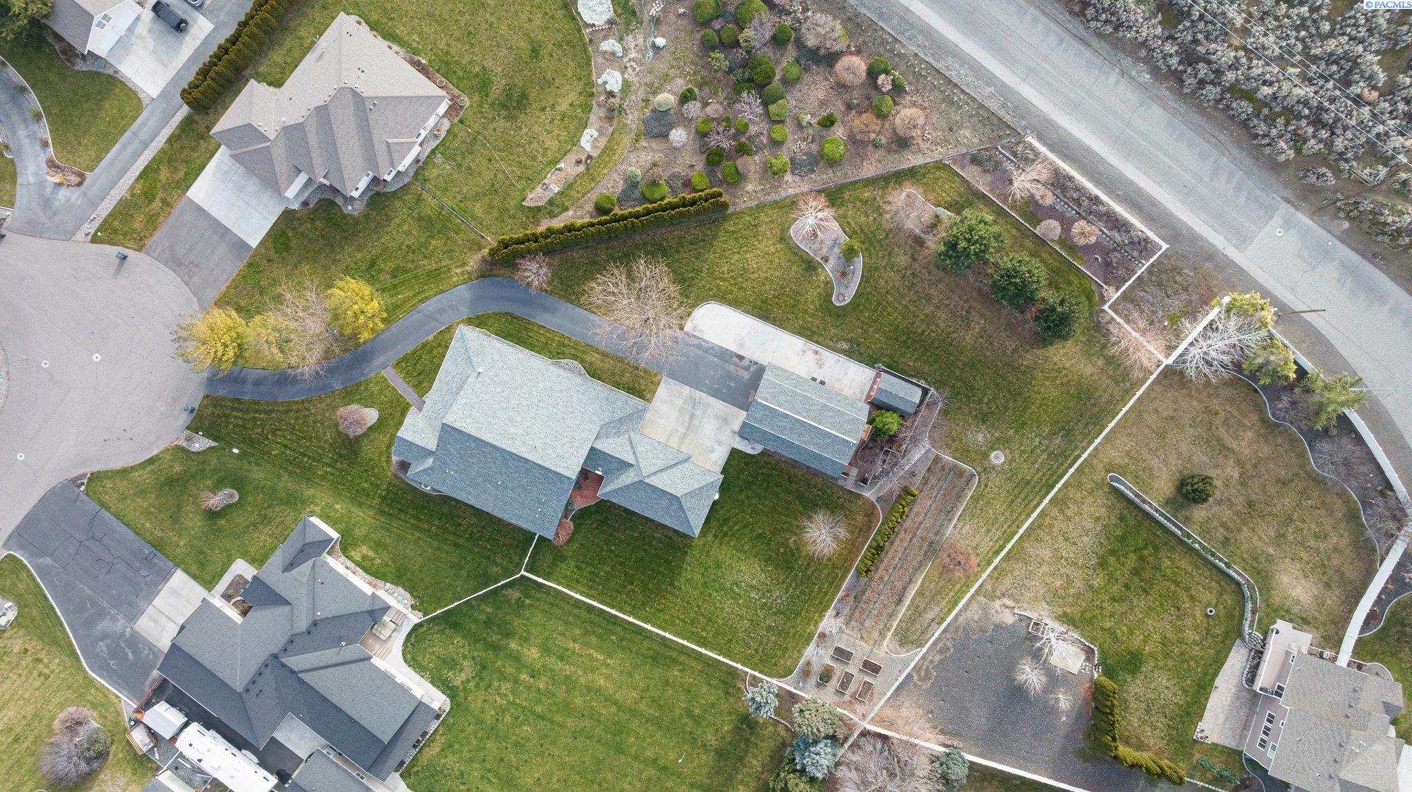 6004 Glenbrook Loop