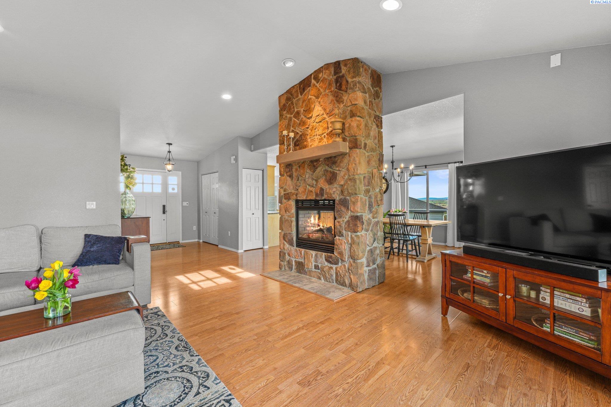 1208 Quarterhorse Trl