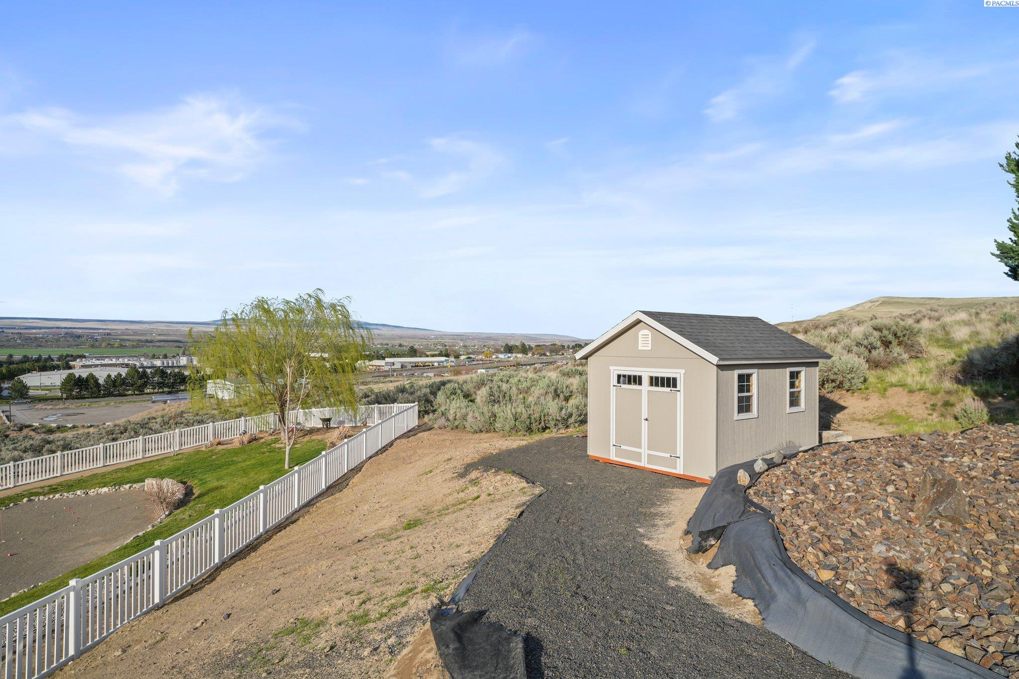 1208 Quarterhorse Trl