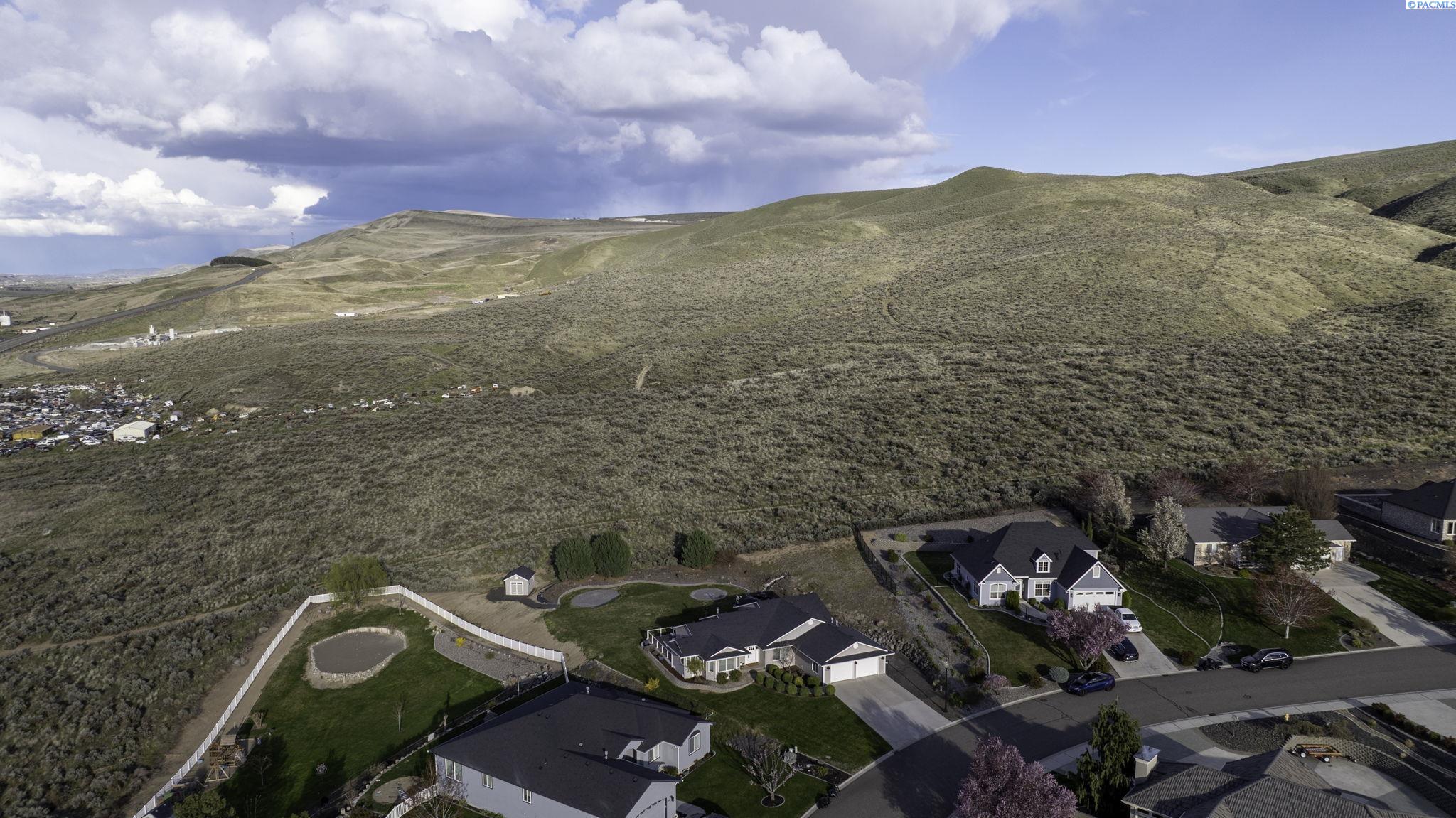 1208 Quarterhorse Trl