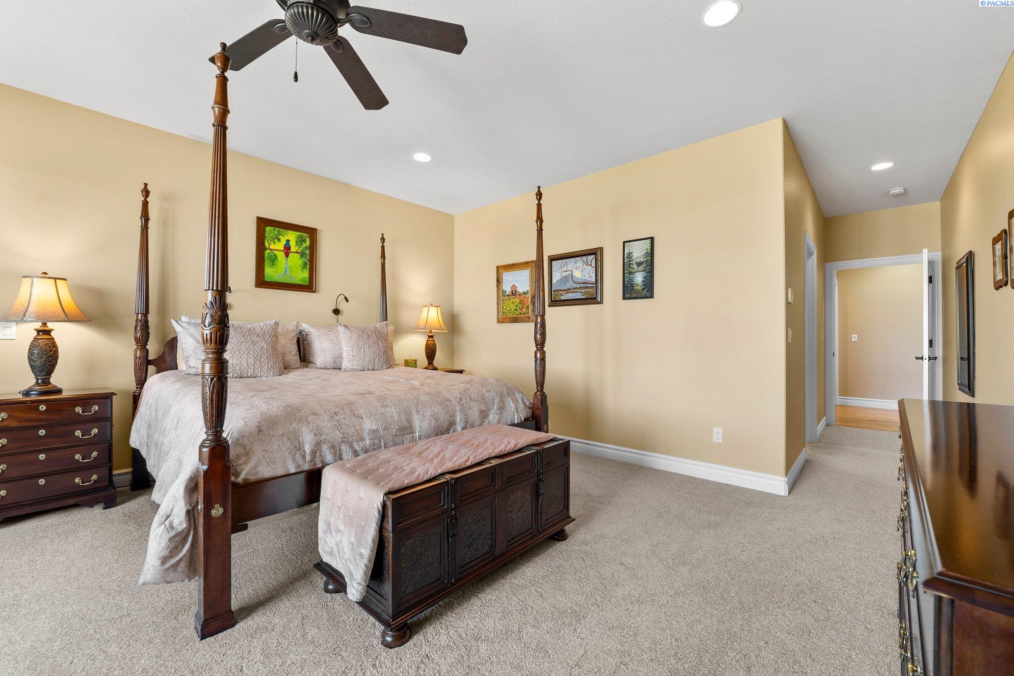 1324 Alla Vista St