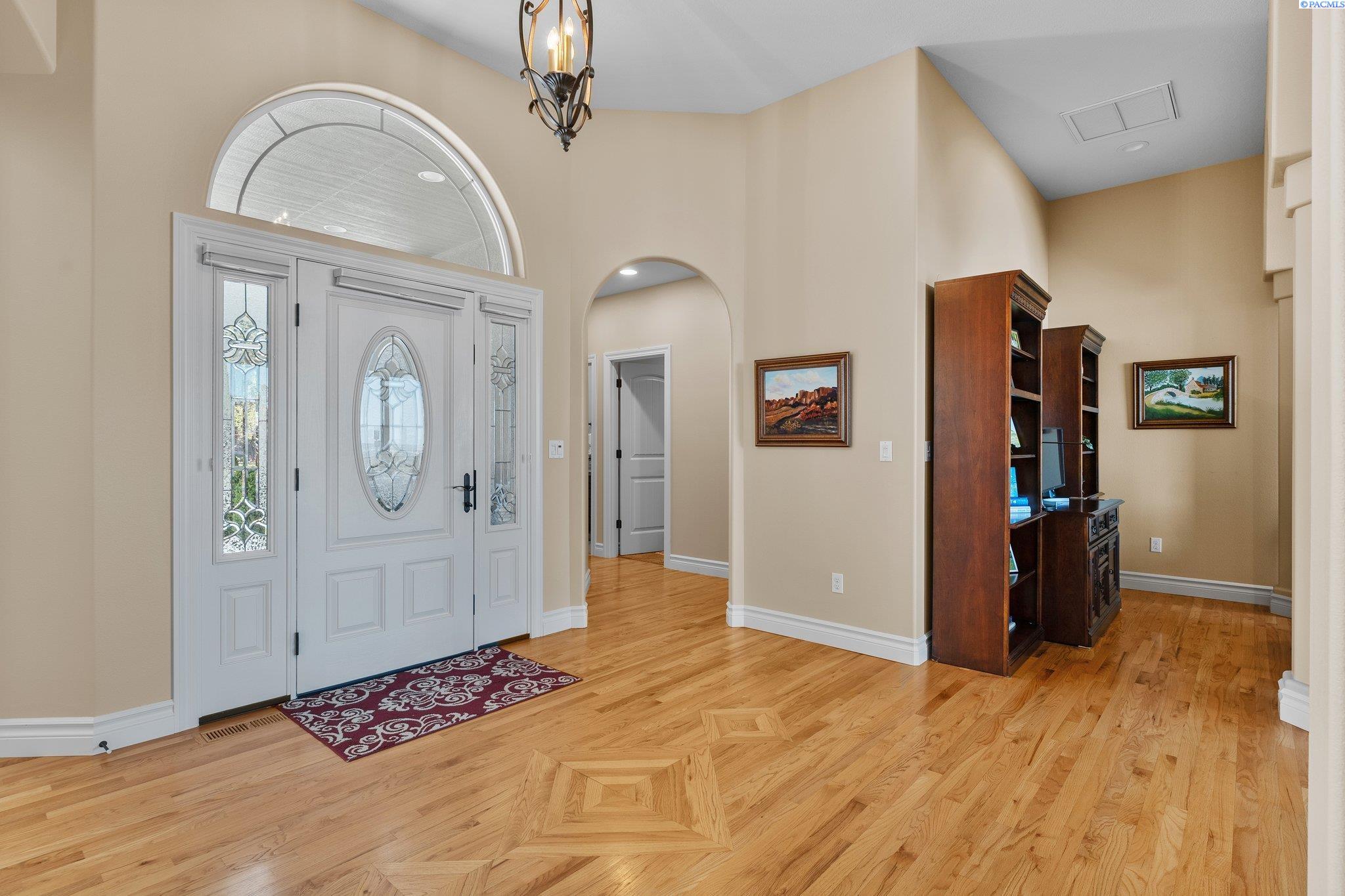 1324 Alla Vista St