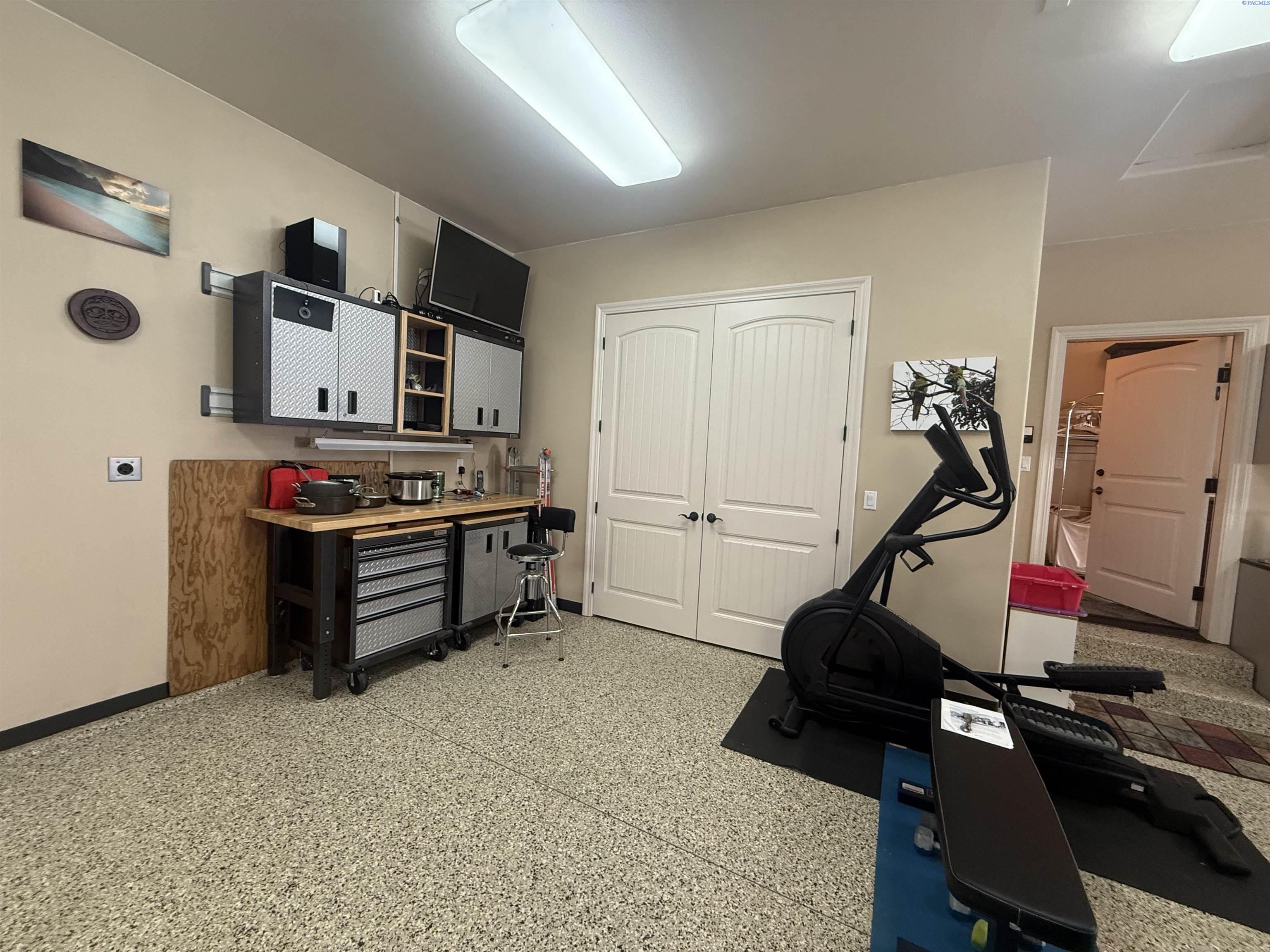 1324 Alla Vista St
