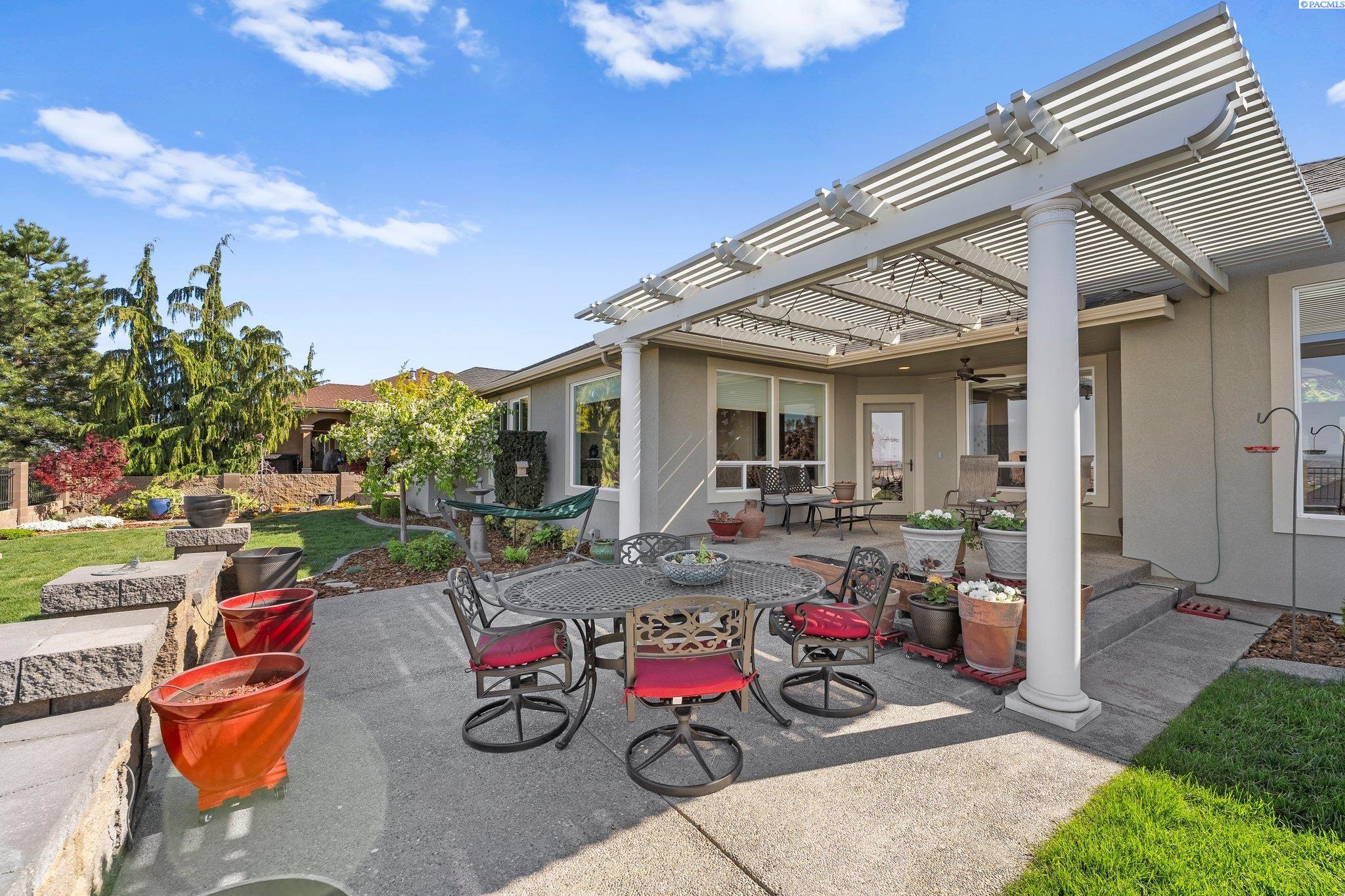 1324 Alla Vista St