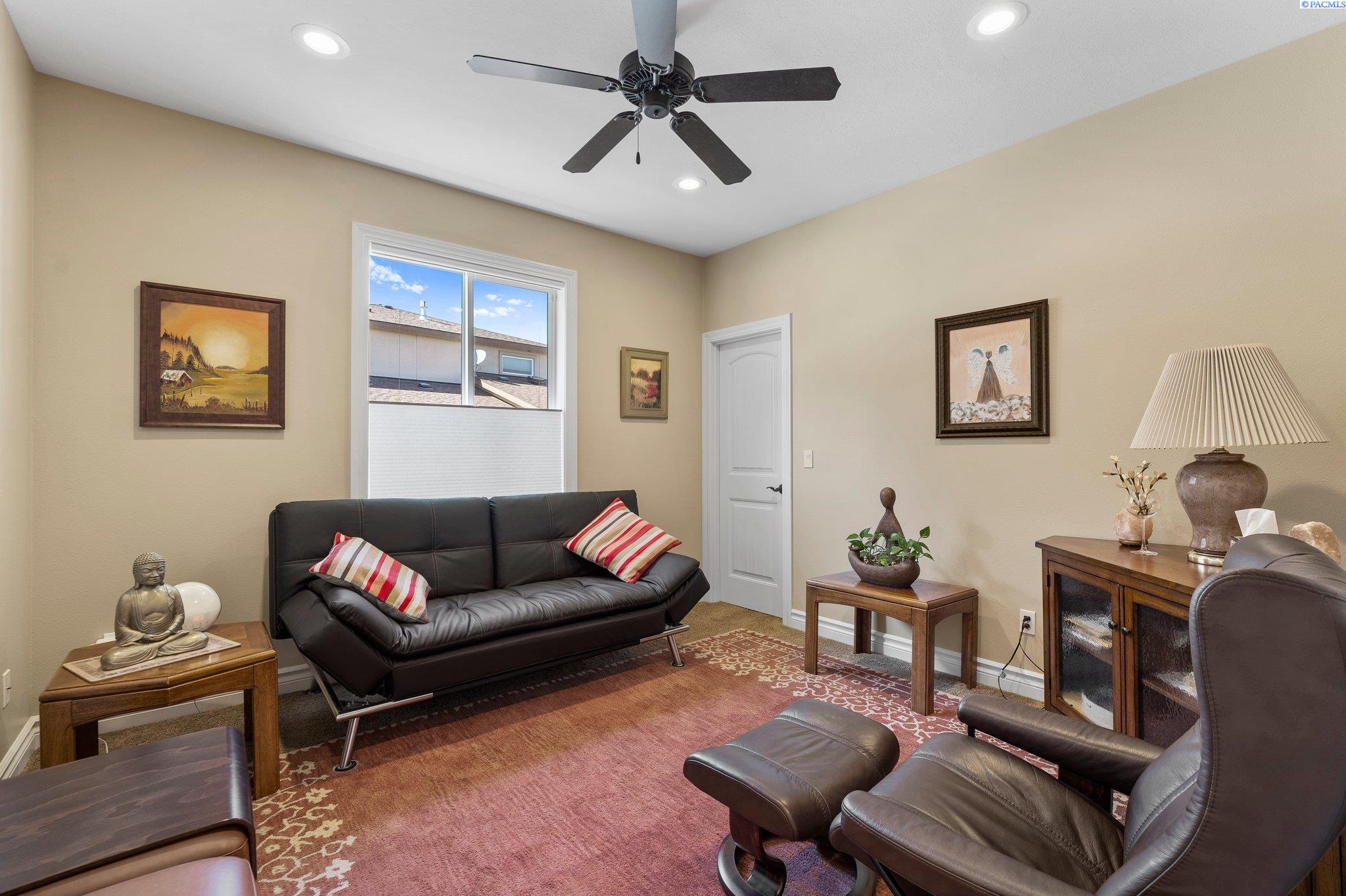 1324 Alla Vista St