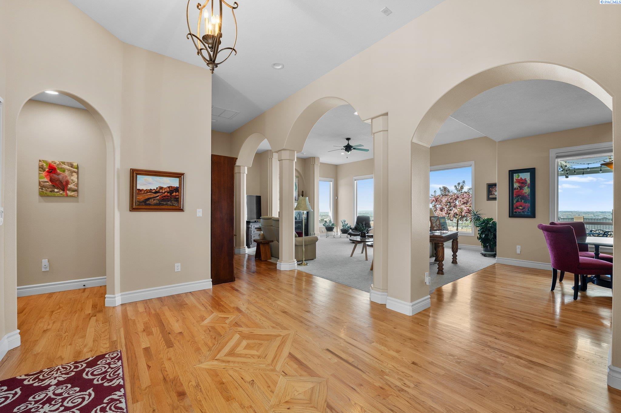 1324 Alla Vista St