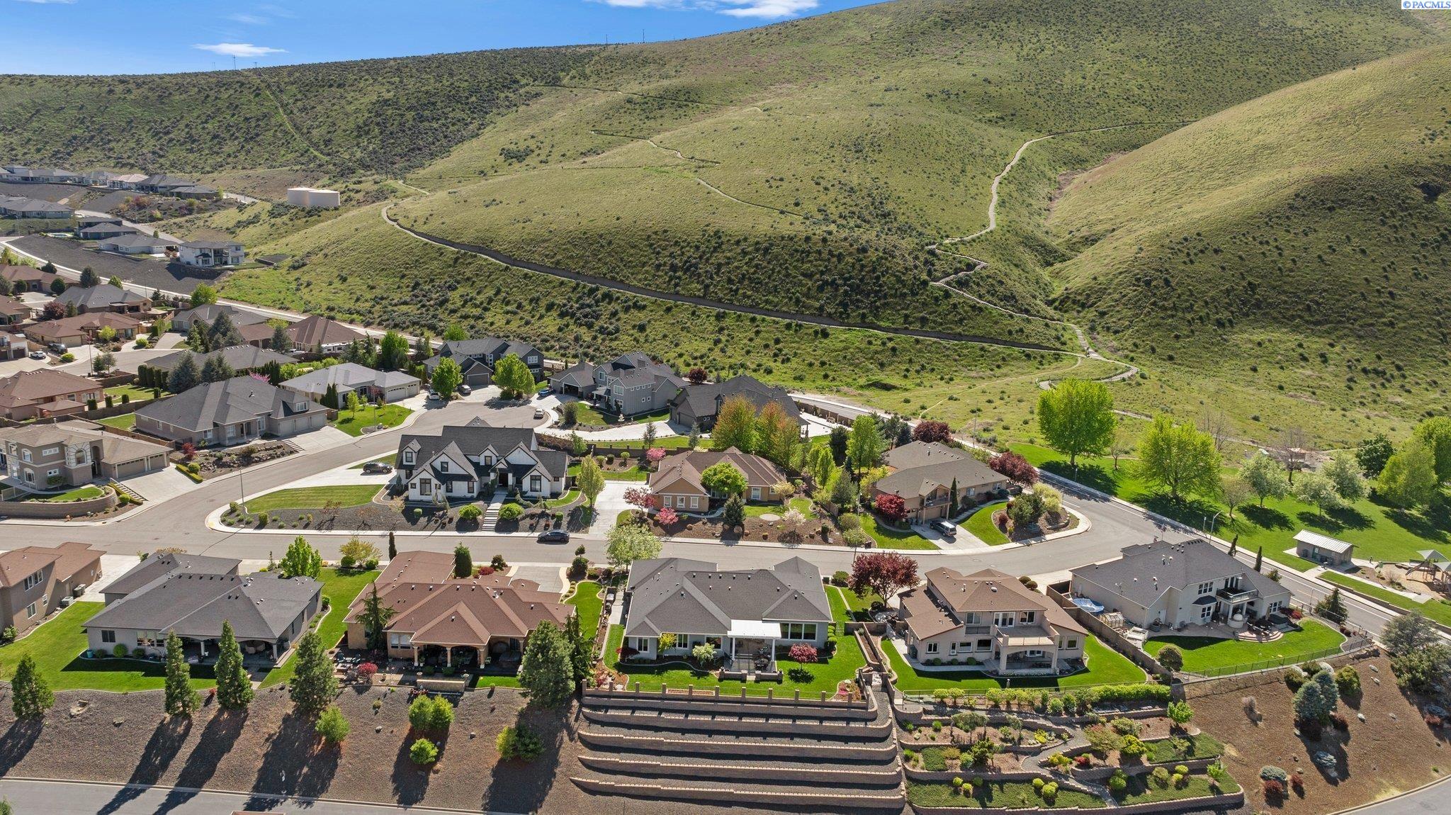 1324 Alla Vista St