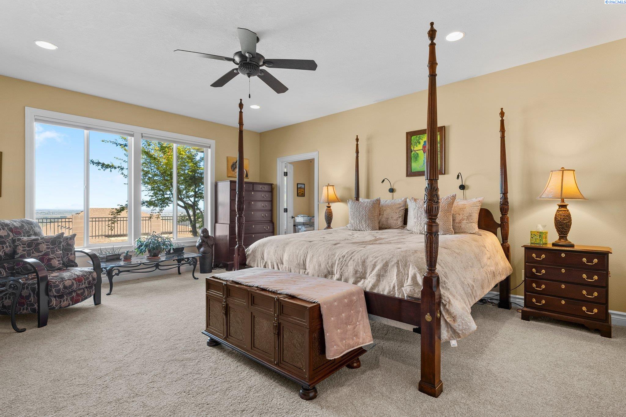 1324 Alla Vista St
