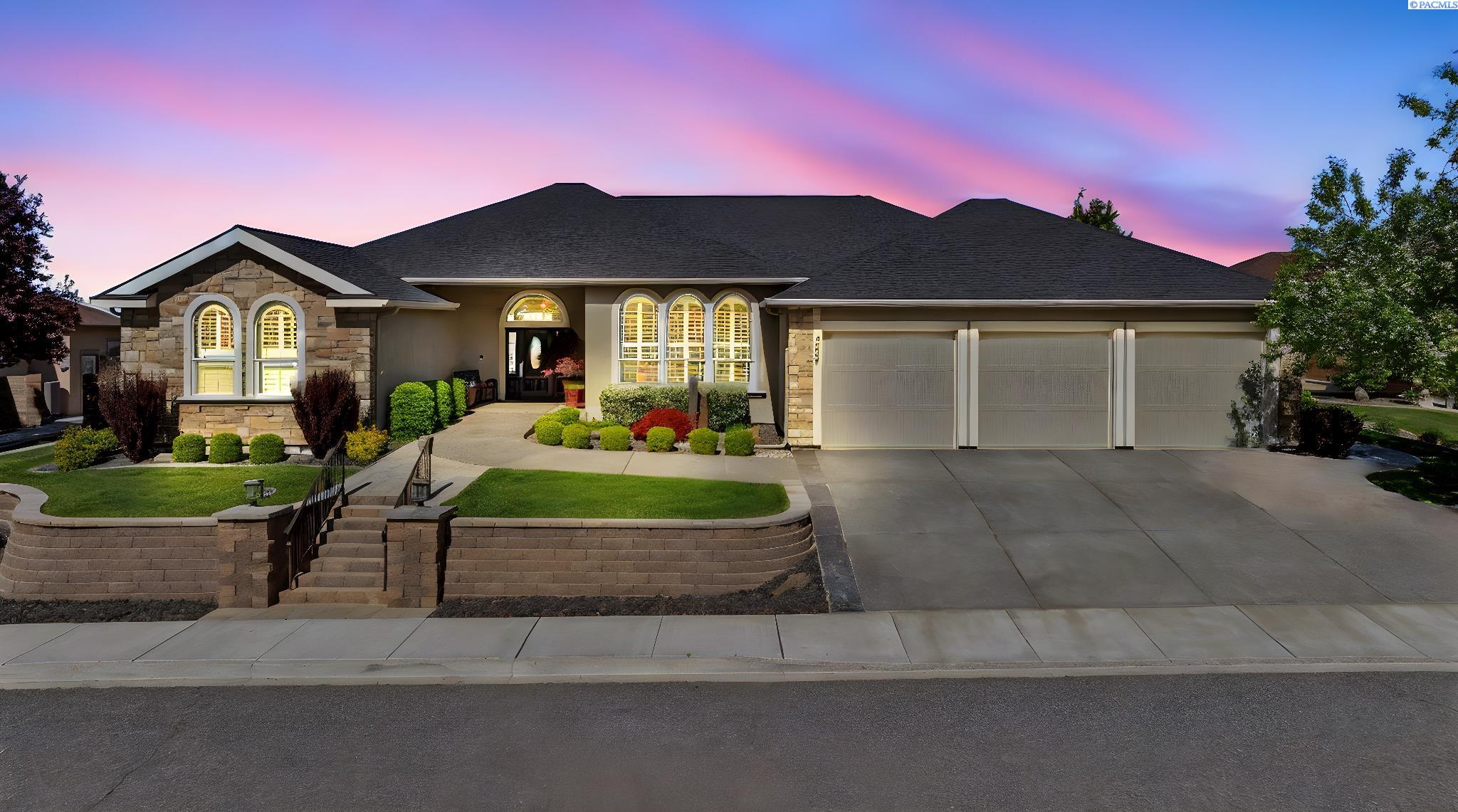 1324 Alla Vista St