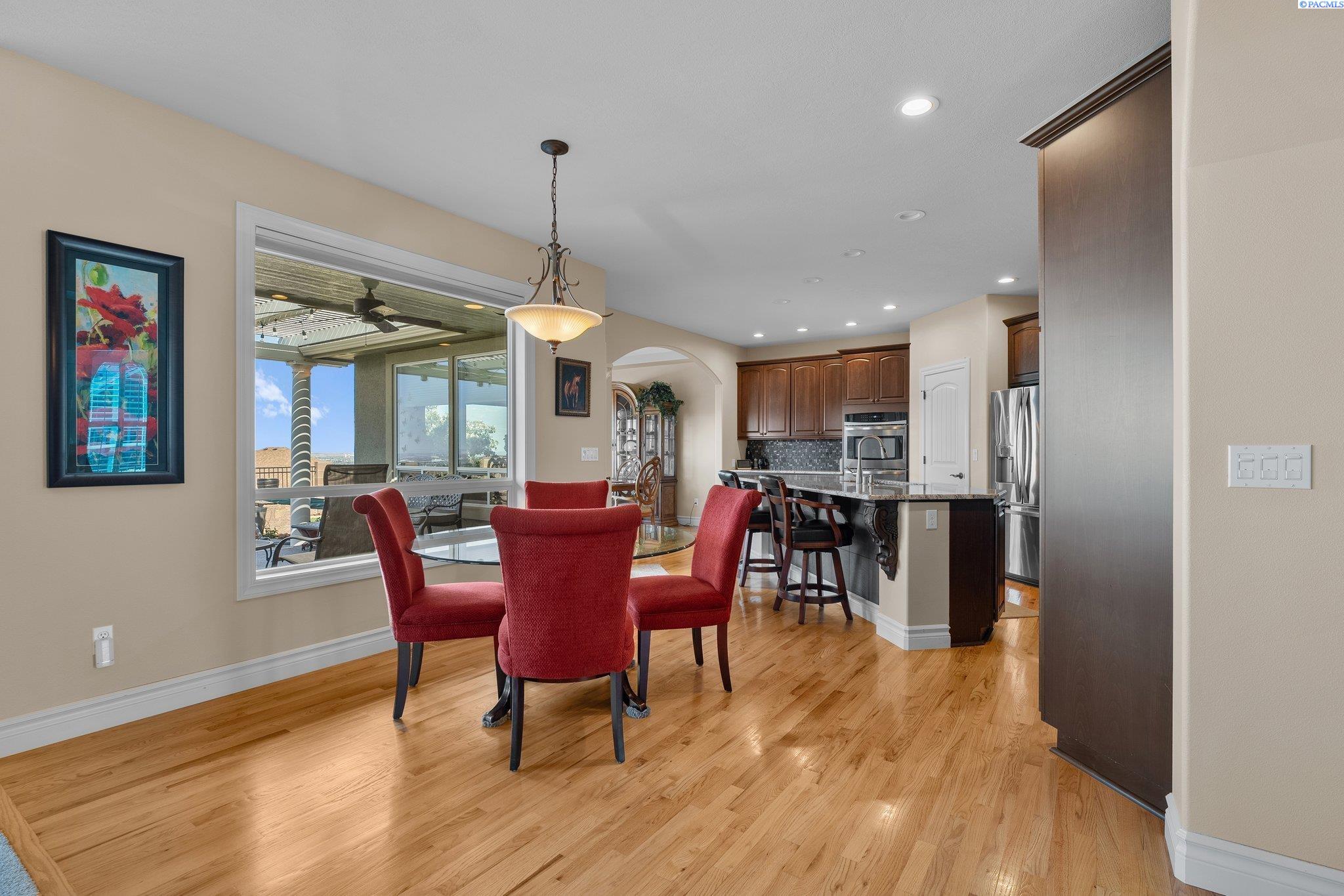 1324 Alla Vista St