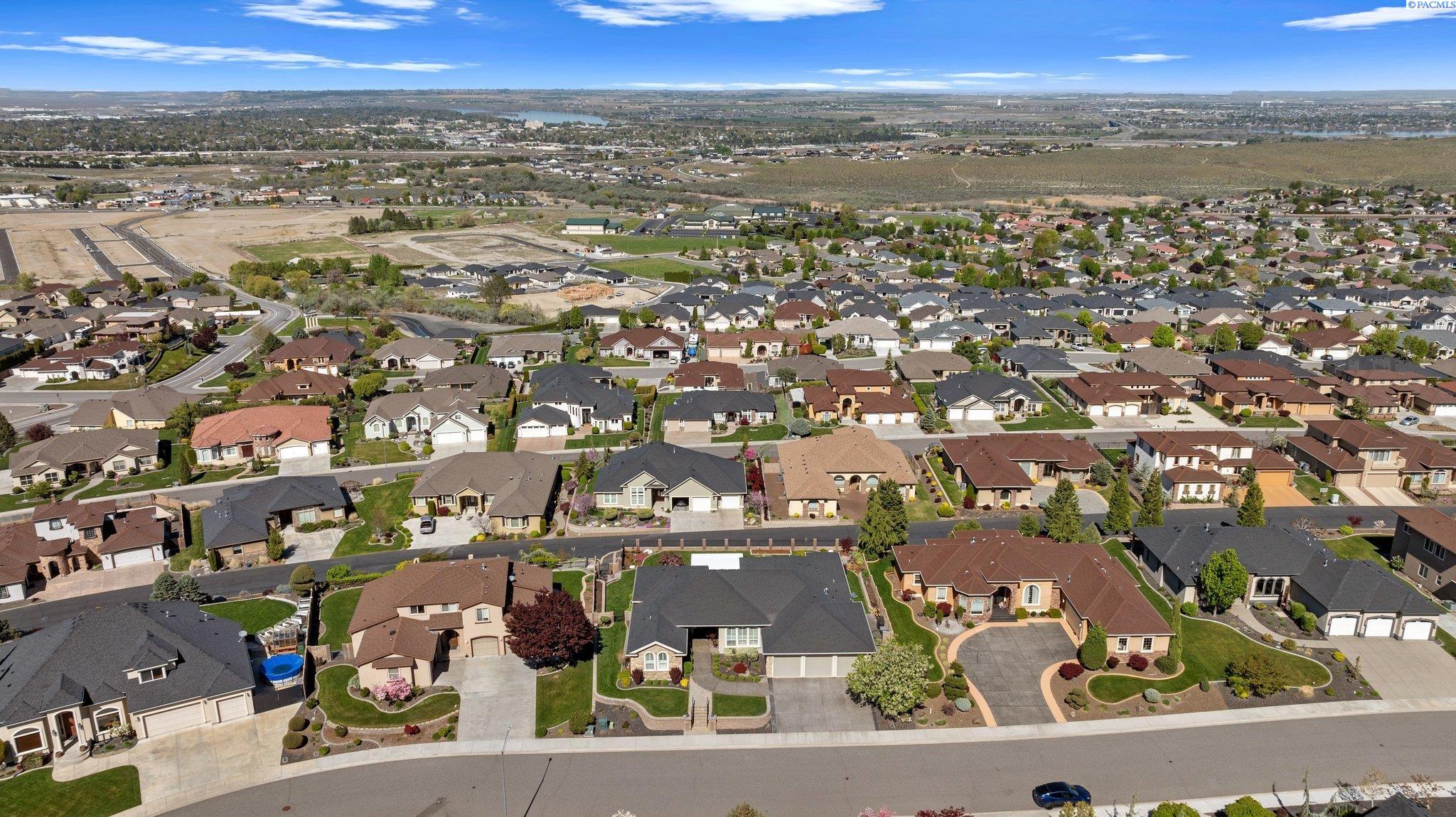 1324 Alla Vista St