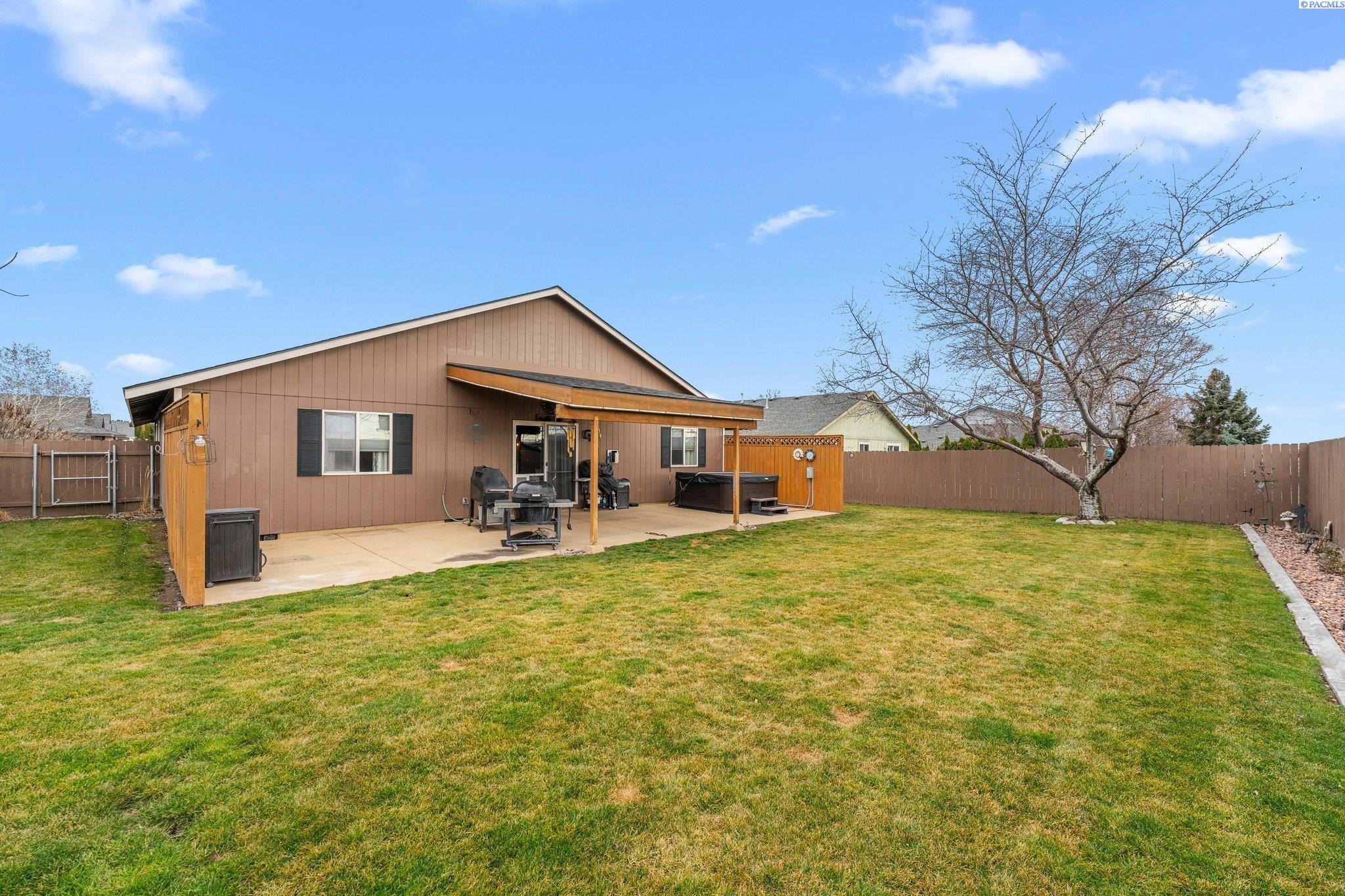5504 Koufax Ln