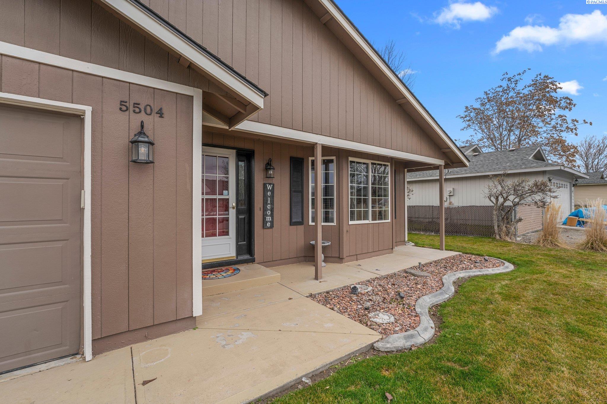 5504 Koufax Ln