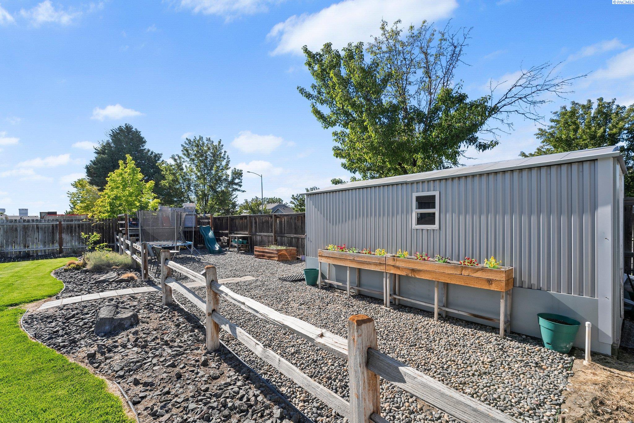 6419 Robinson Drive