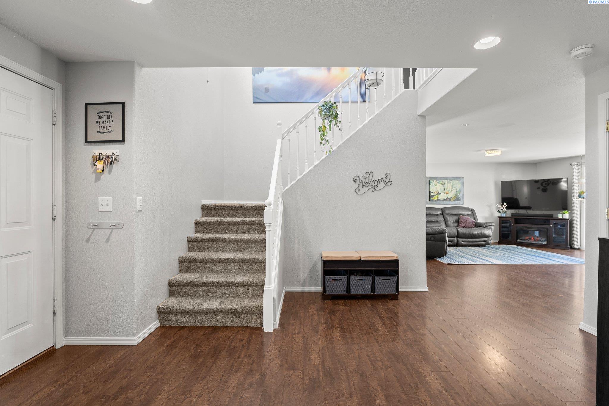 6419 Robinson Drive