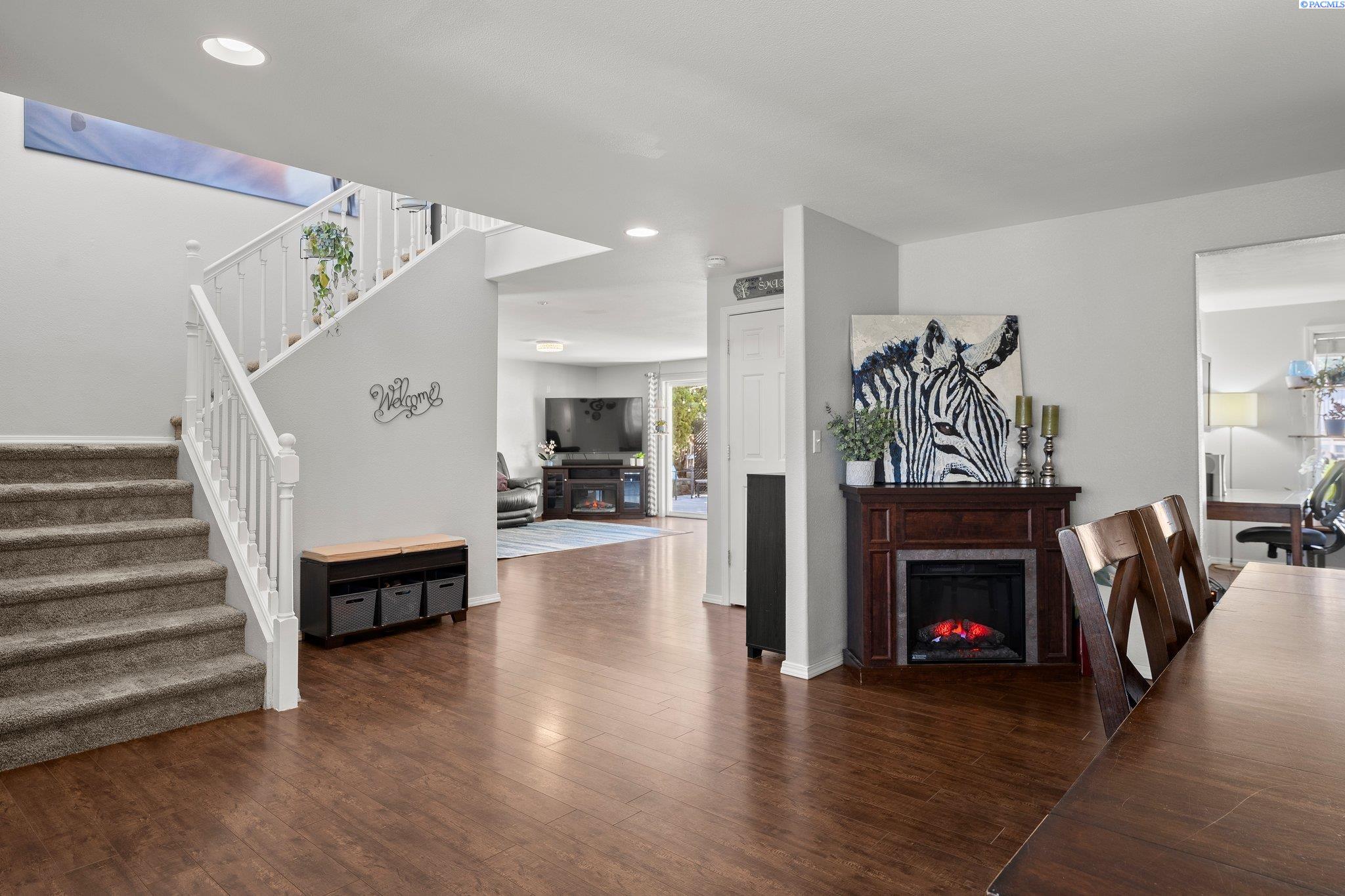 6419 Robinson Drive
