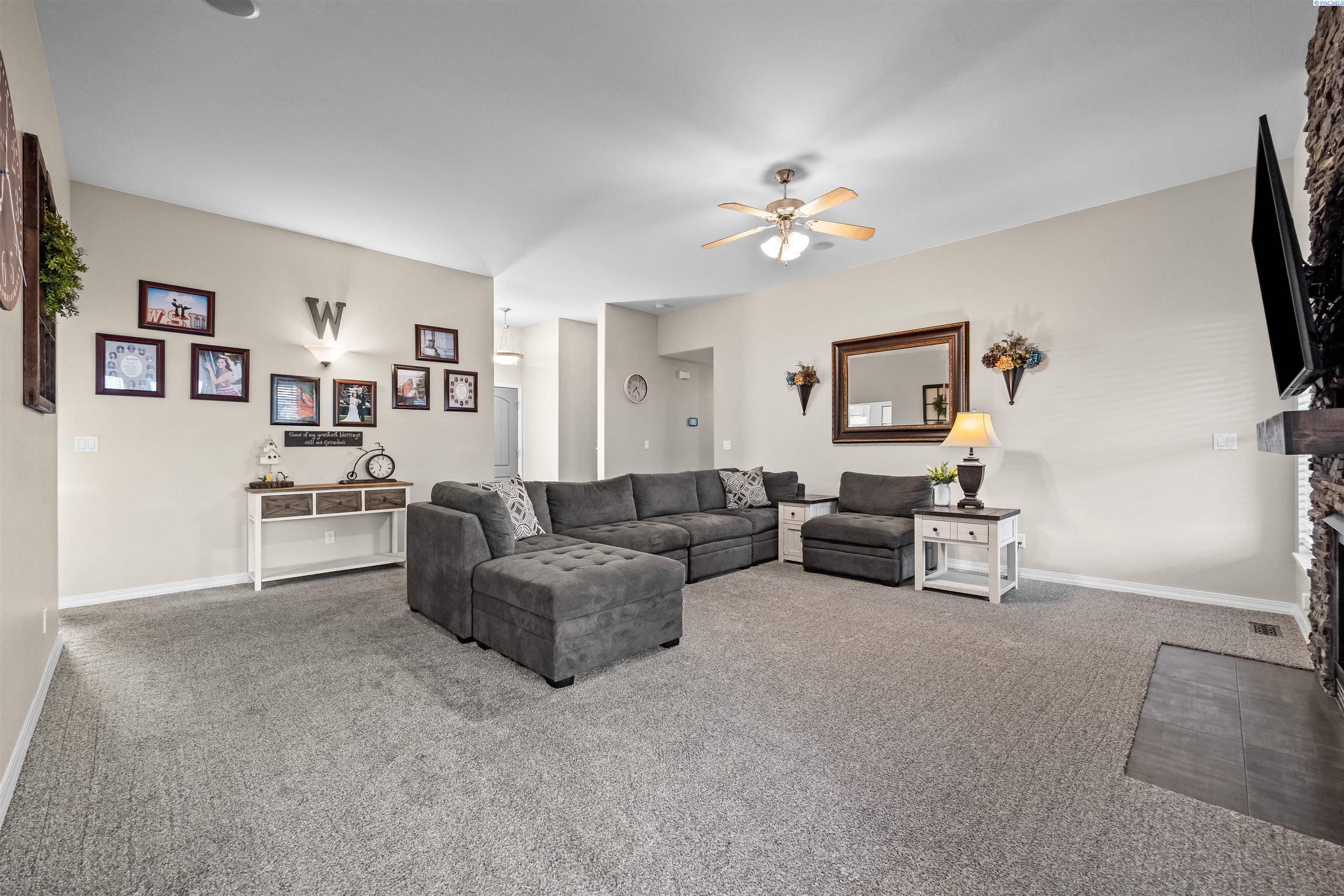 617 S Young Ct