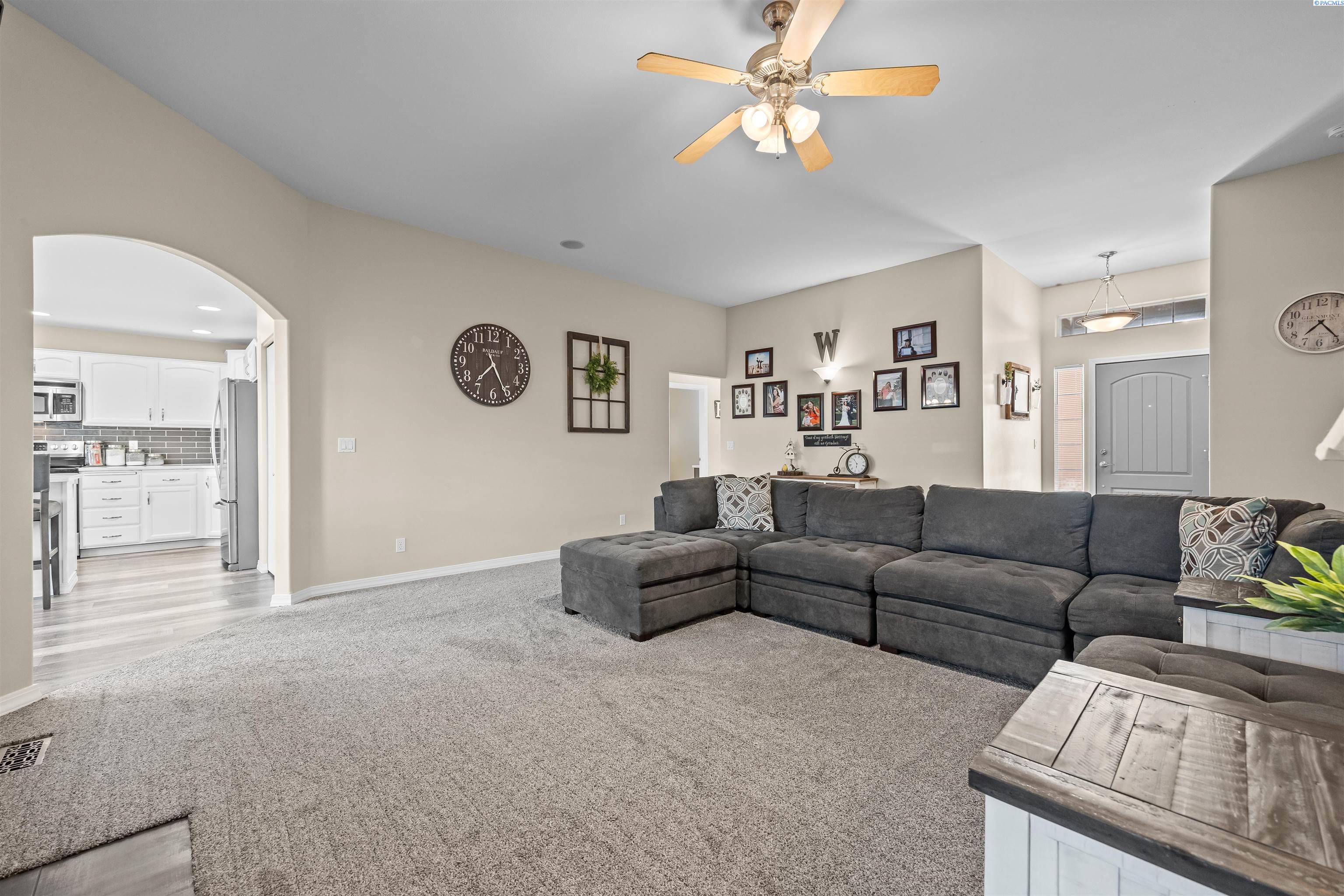 617 S Young Ct