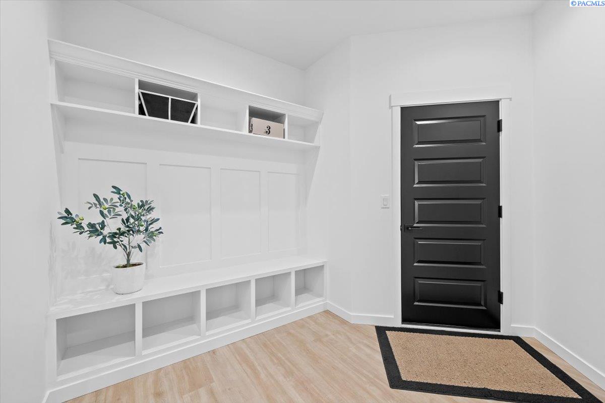 8813 Dusty Maiden Dr