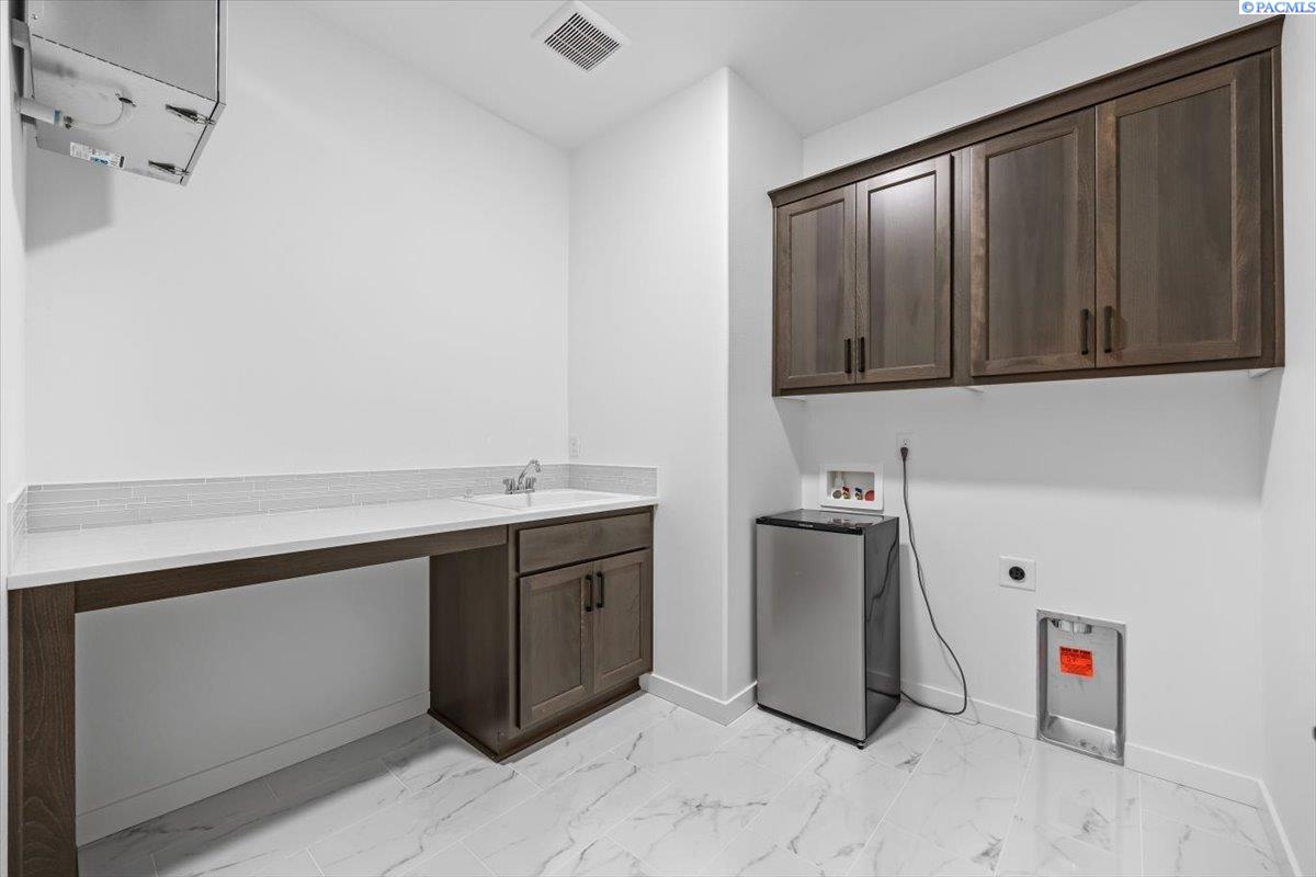 8813 Dusty Maiden Dr