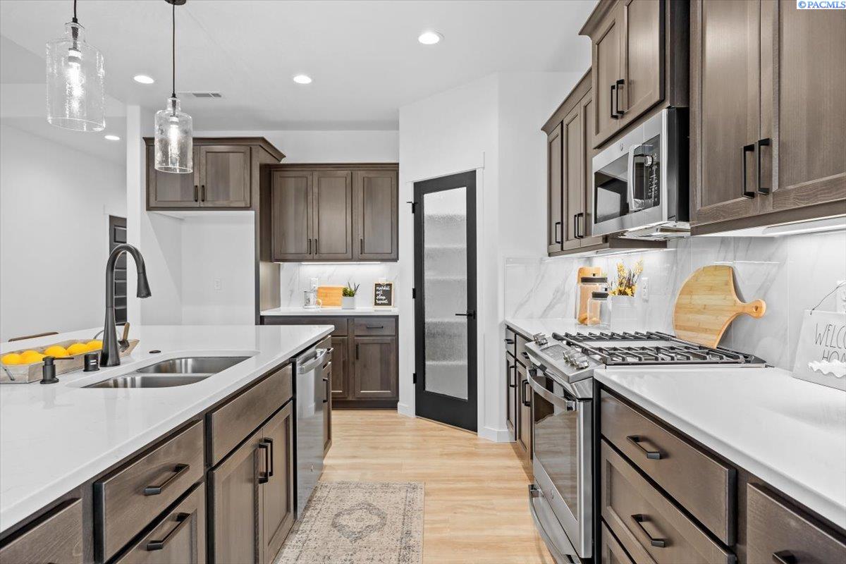 8813 Dusty Maiden Dr