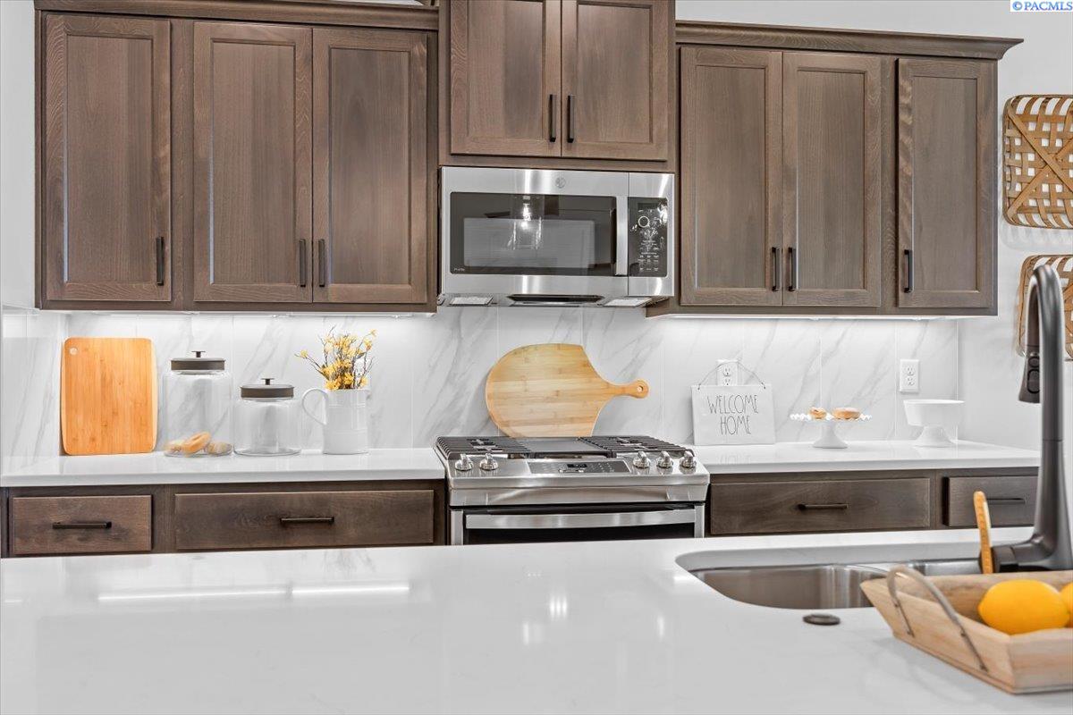 8813 Dusty Maiden Dr