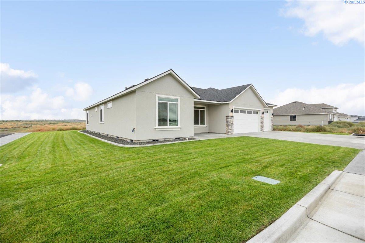 8813 Dusty Maiden Dr