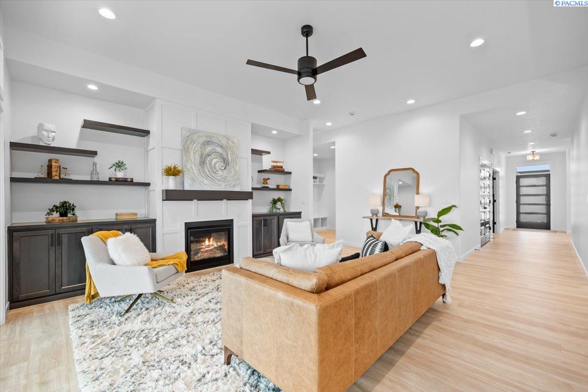 8813 Dusty Maiden Dr