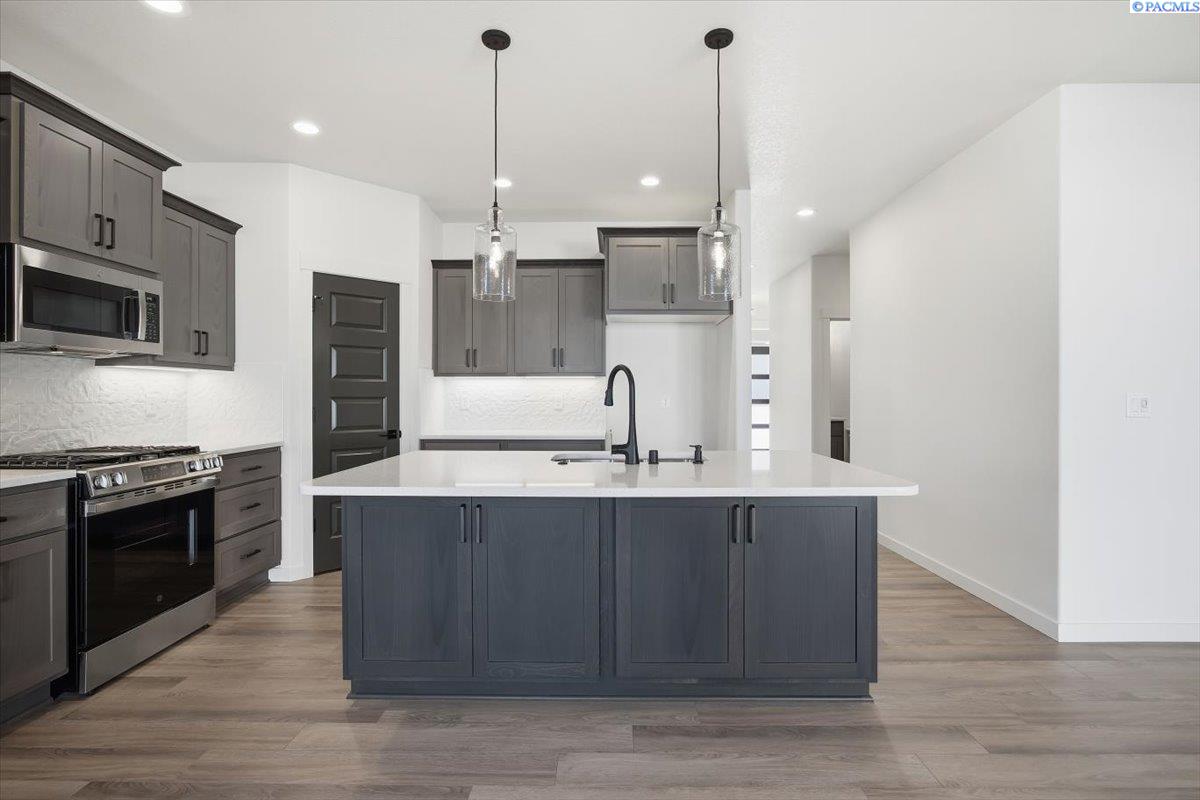 8801 Silver Mound Dr