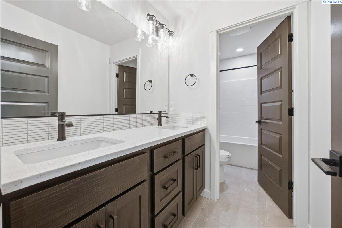 8801 Silver Mound Dr