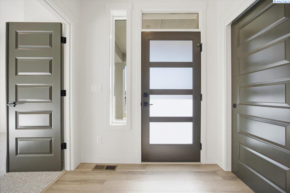 8801 Silver Mound Dr