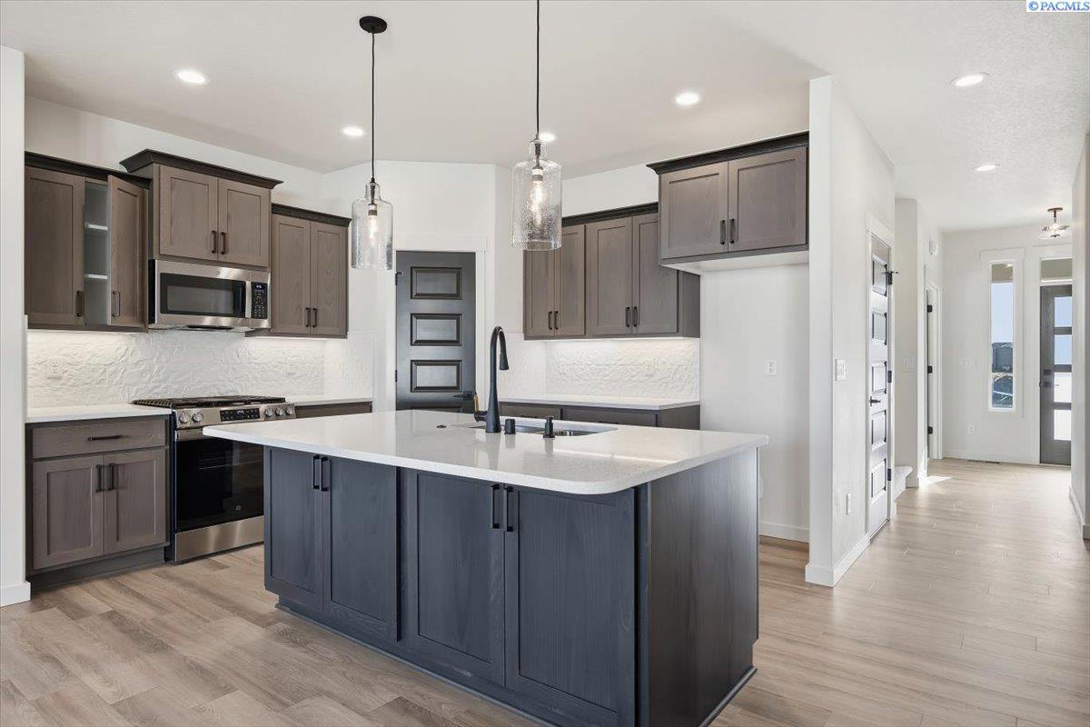 8801 Silver Mound Dr