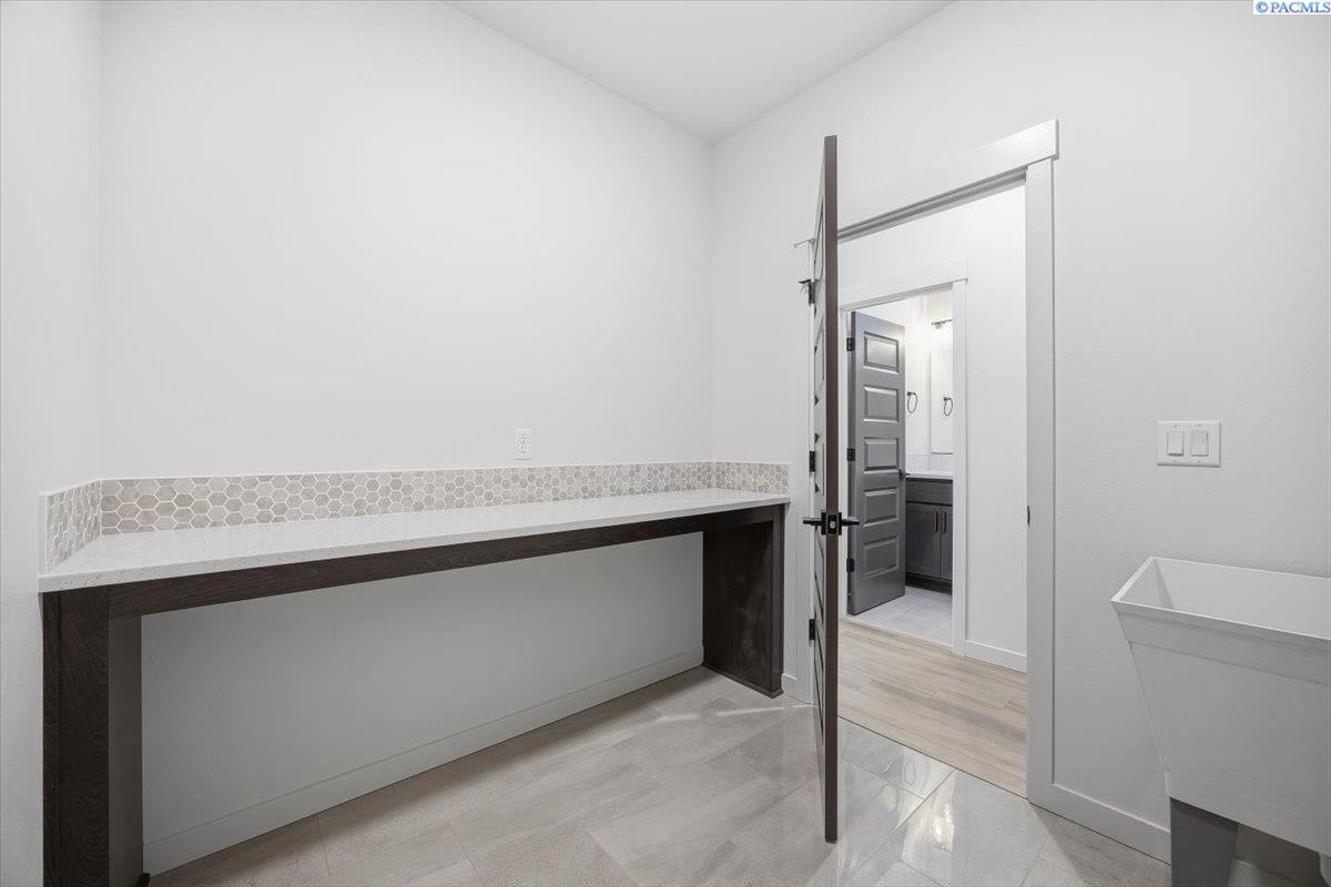 8801 Silver Mound Dr