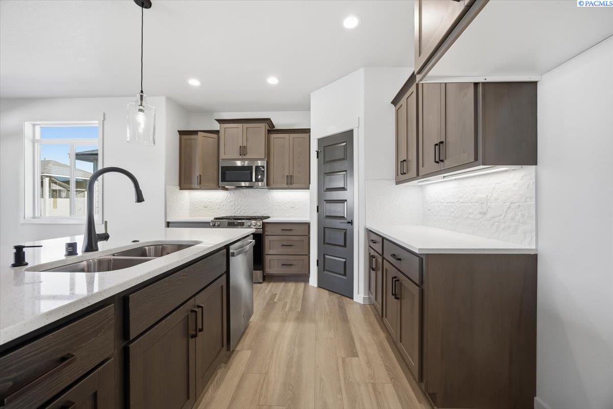 8801 Silver Mound Dr