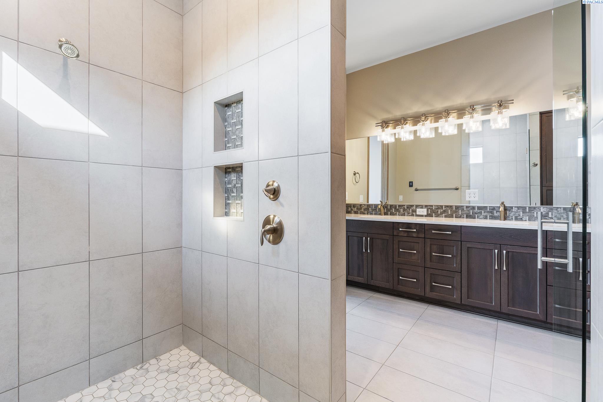 1255 Jolianna Dr