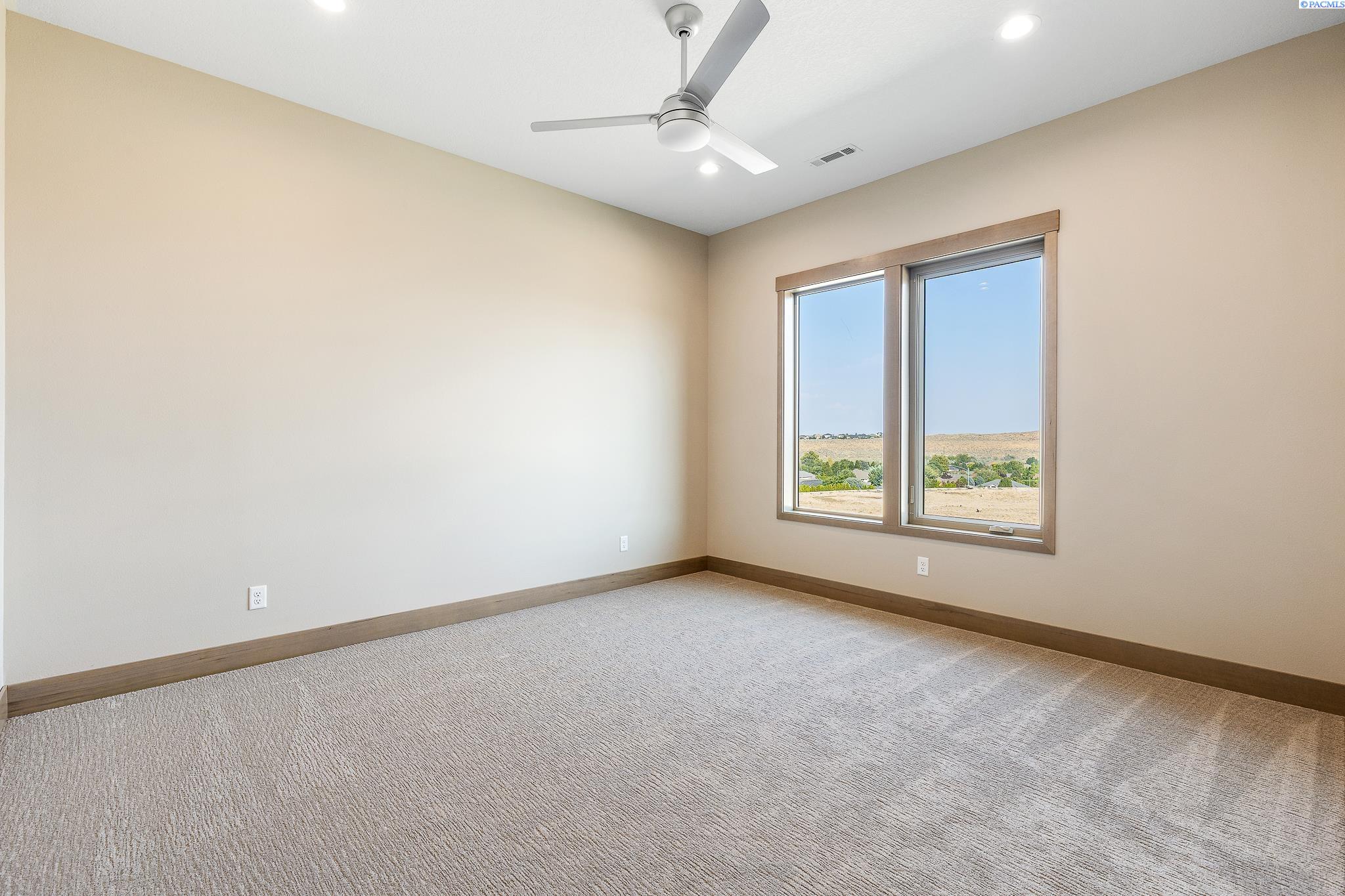 1255 Jolianna Dr