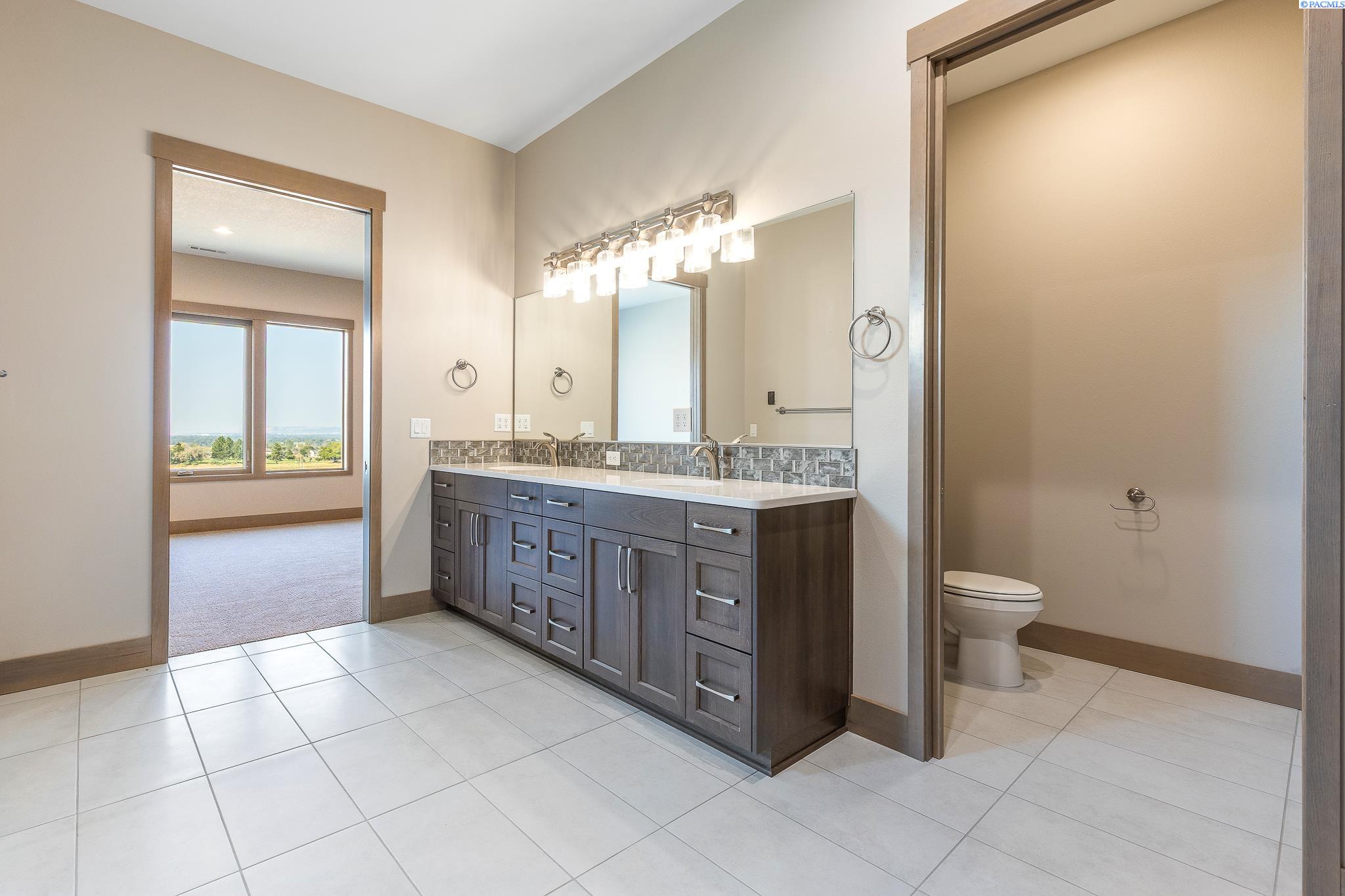 1255 Jolianna Dr