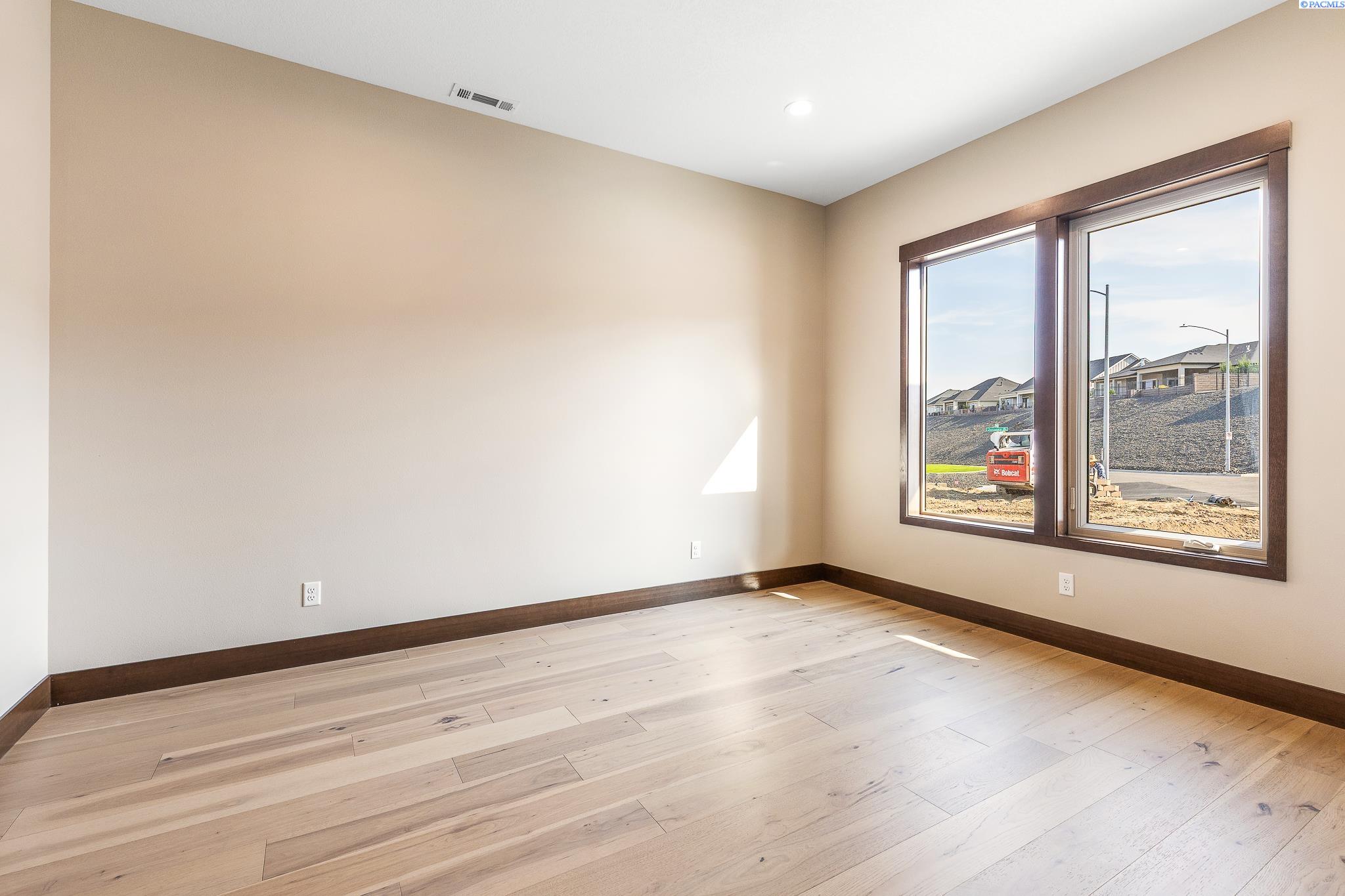 1255 Jolianna Dr