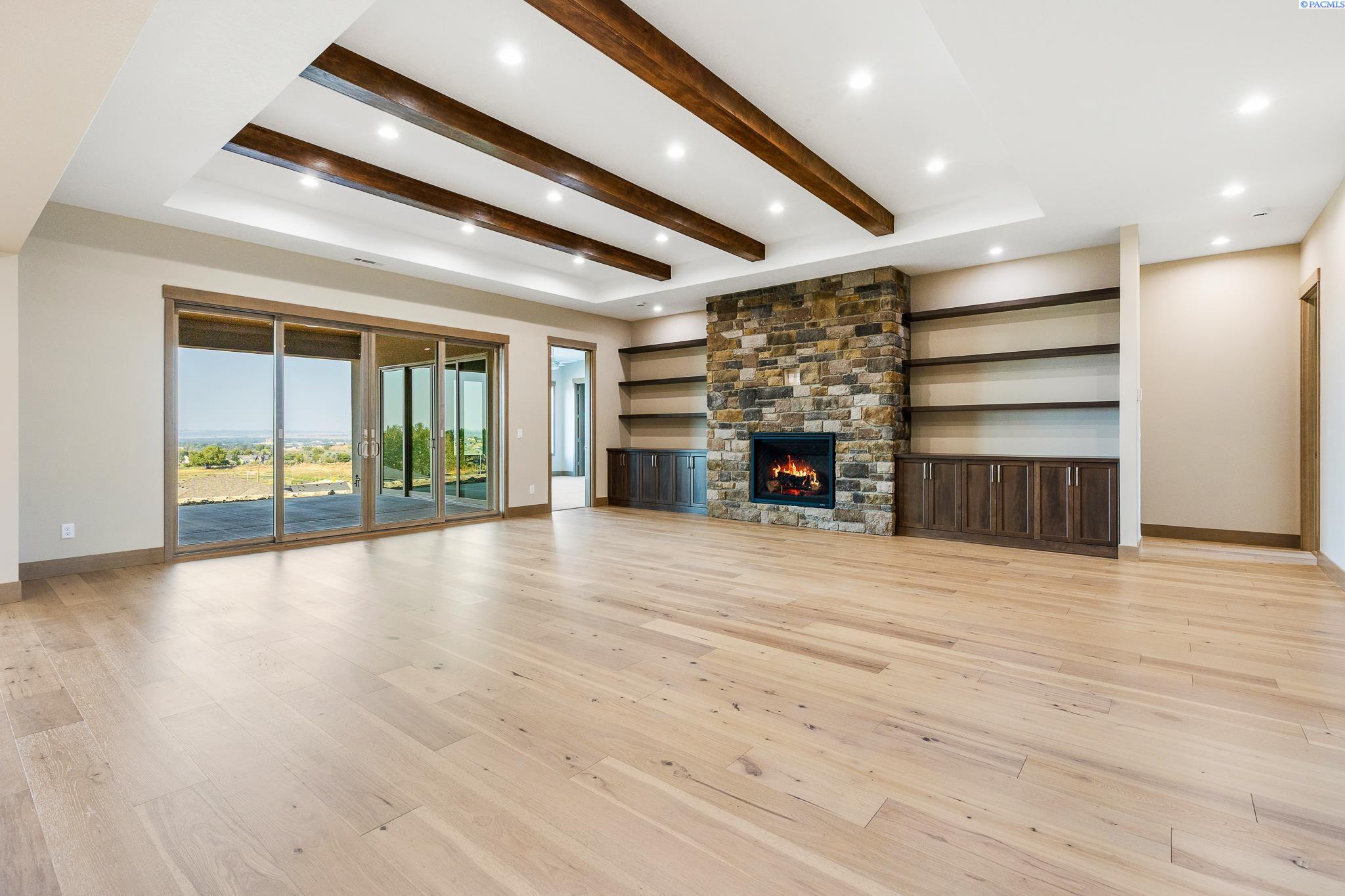 1255 Jolianna Dr