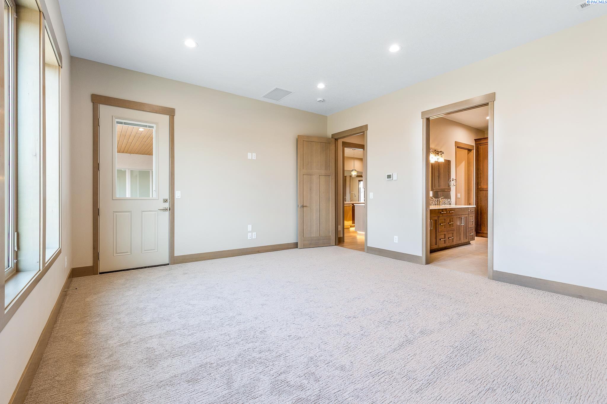 1255 Jolianna Dr